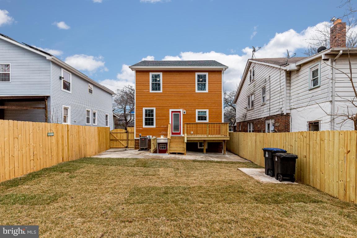 MT RAINIER- FUNKHOUSERS - Residential