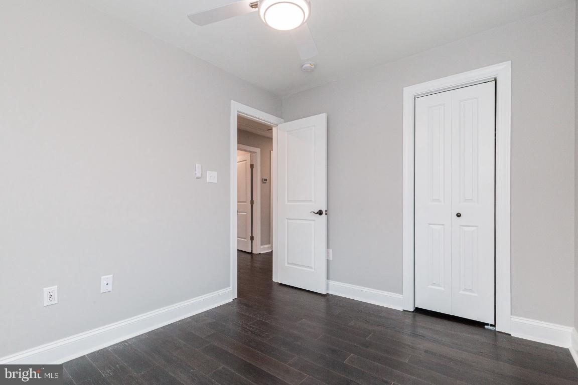 MT RAINIER- FUNKHOUSERS - Residential