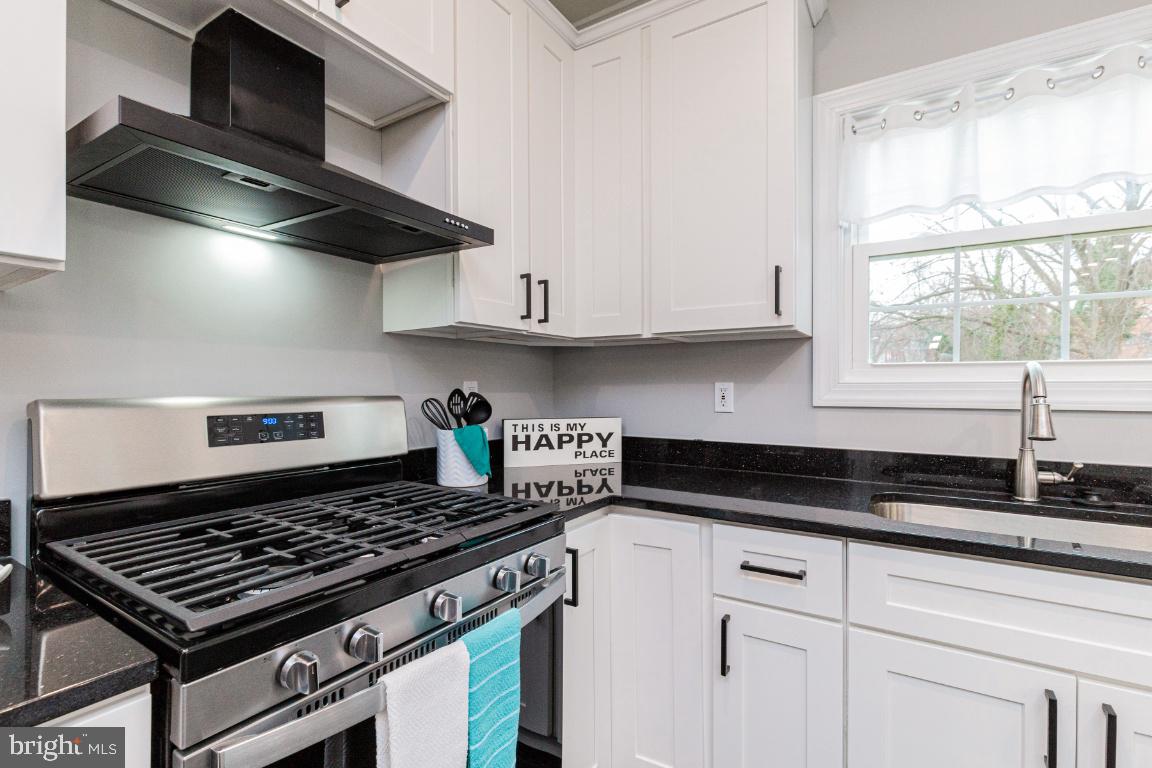 MT RAINIER- FUNKHOUSERS - Residential