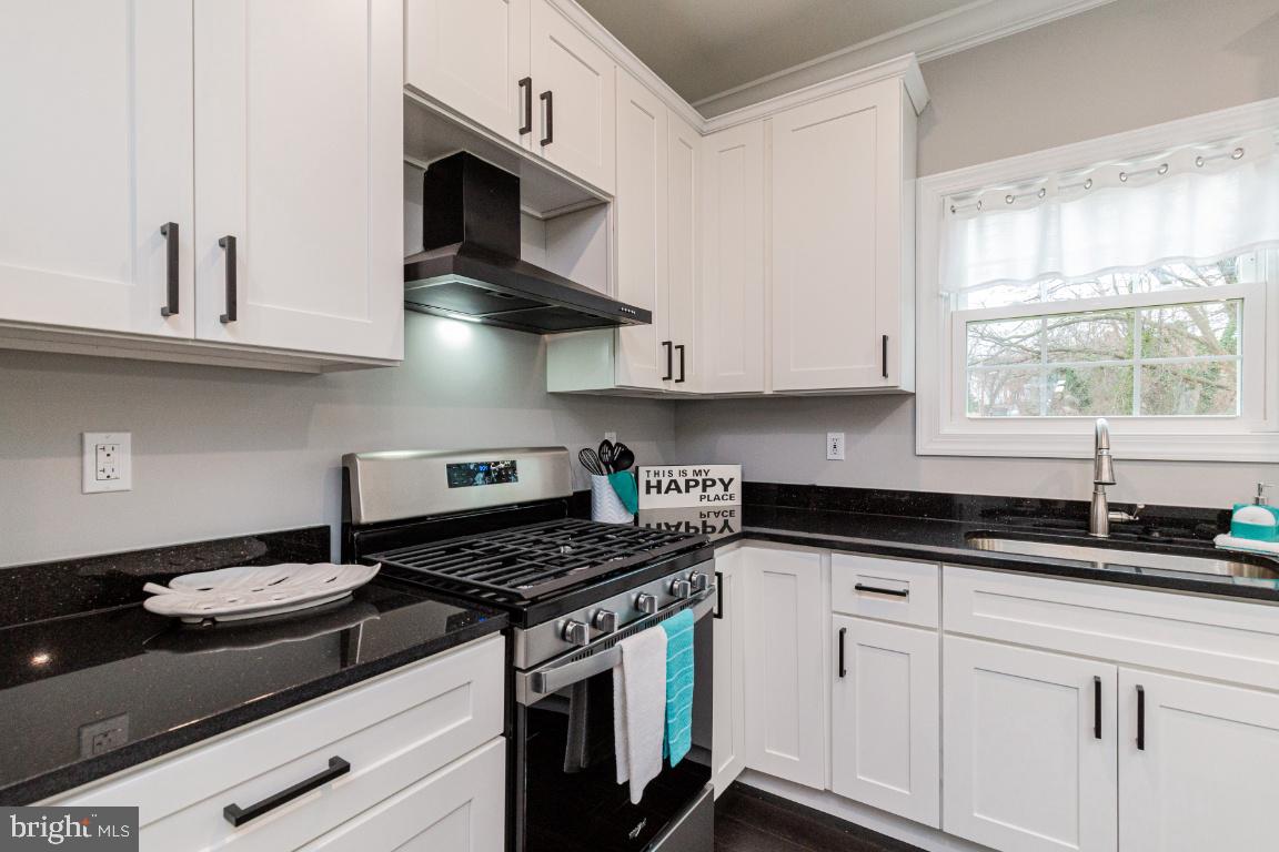 MT RAINIER- FUNKHOUSERS - Residential