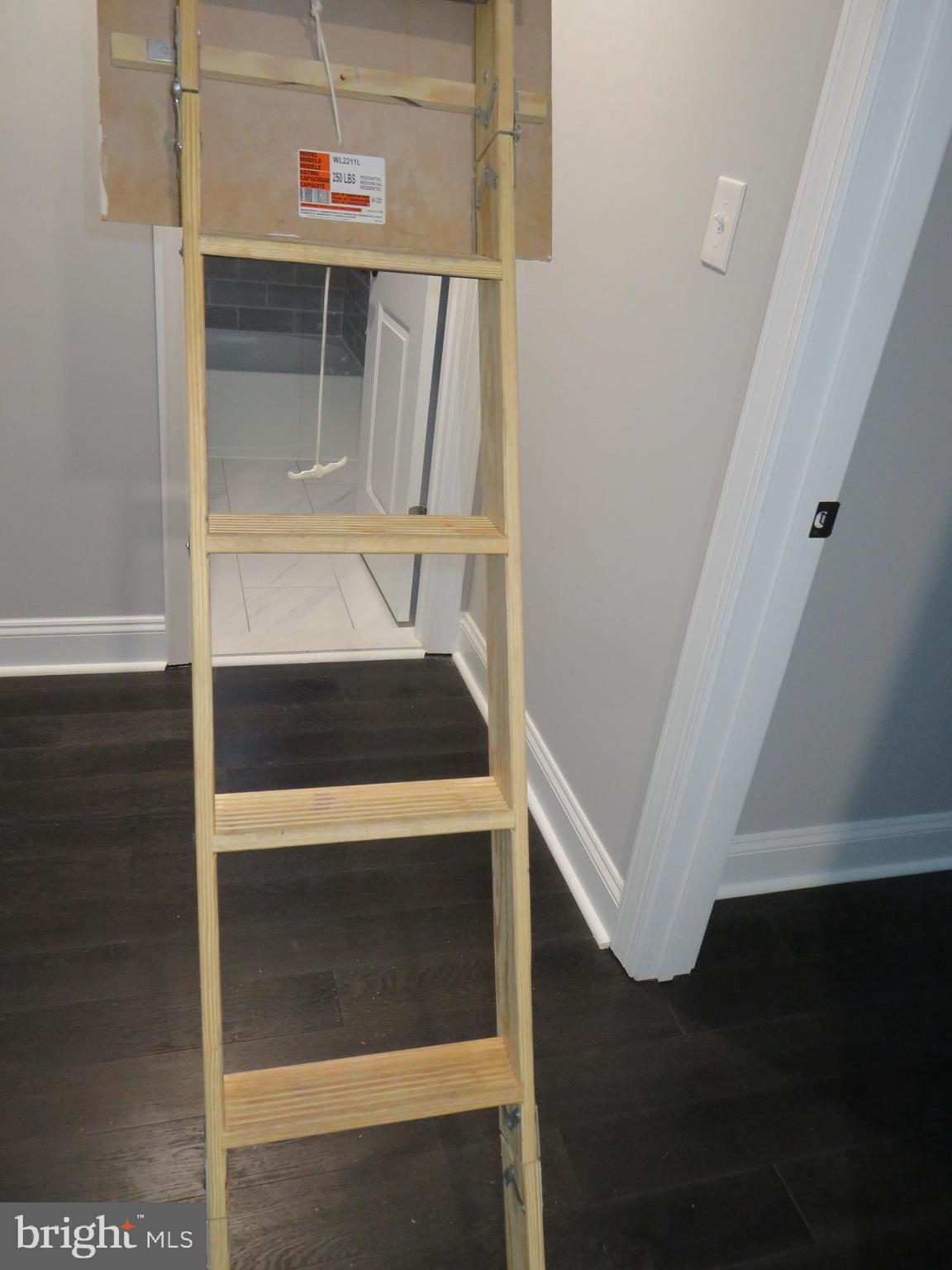 MT RAINIER- FUNKHOUSERS - Residential