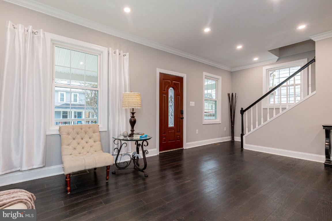 MT RAINIER- FUNKHOUSERS - Residential