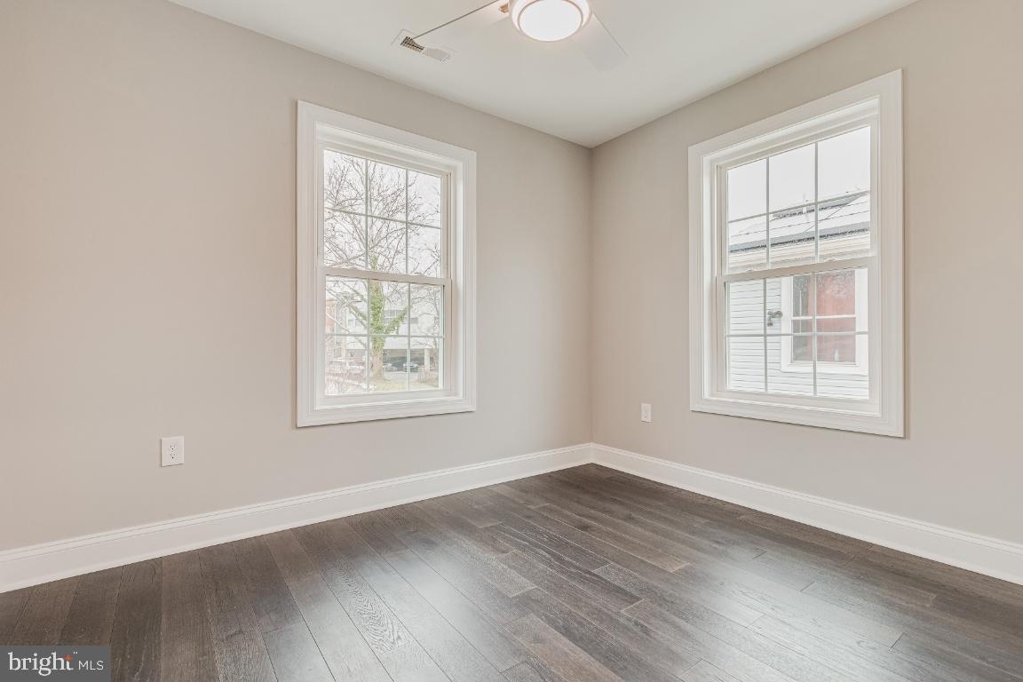 MT RAINIER- FUNKHOUSERS - Residential