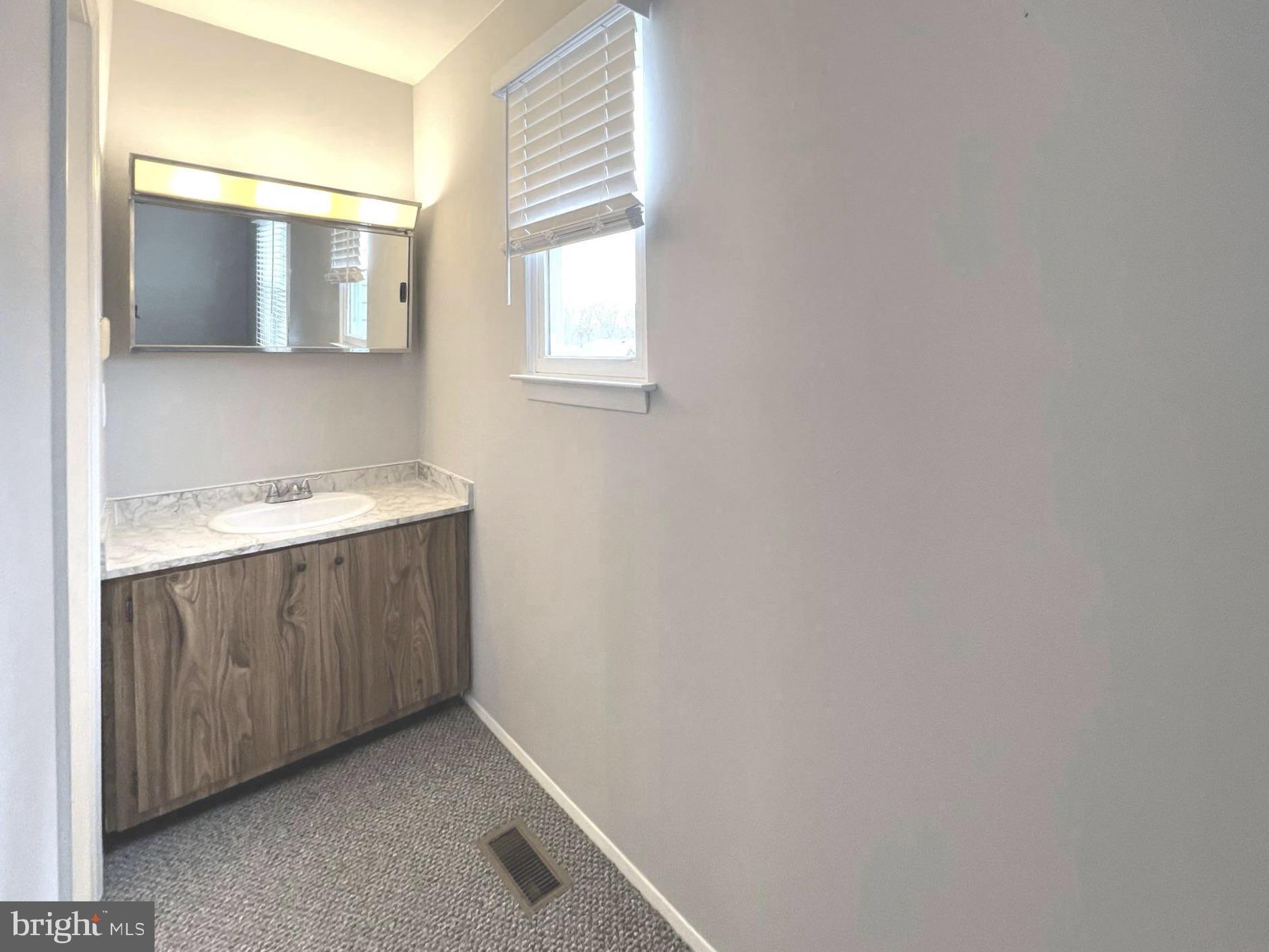 ELVATON TOWNE CONDO - Residential Lease