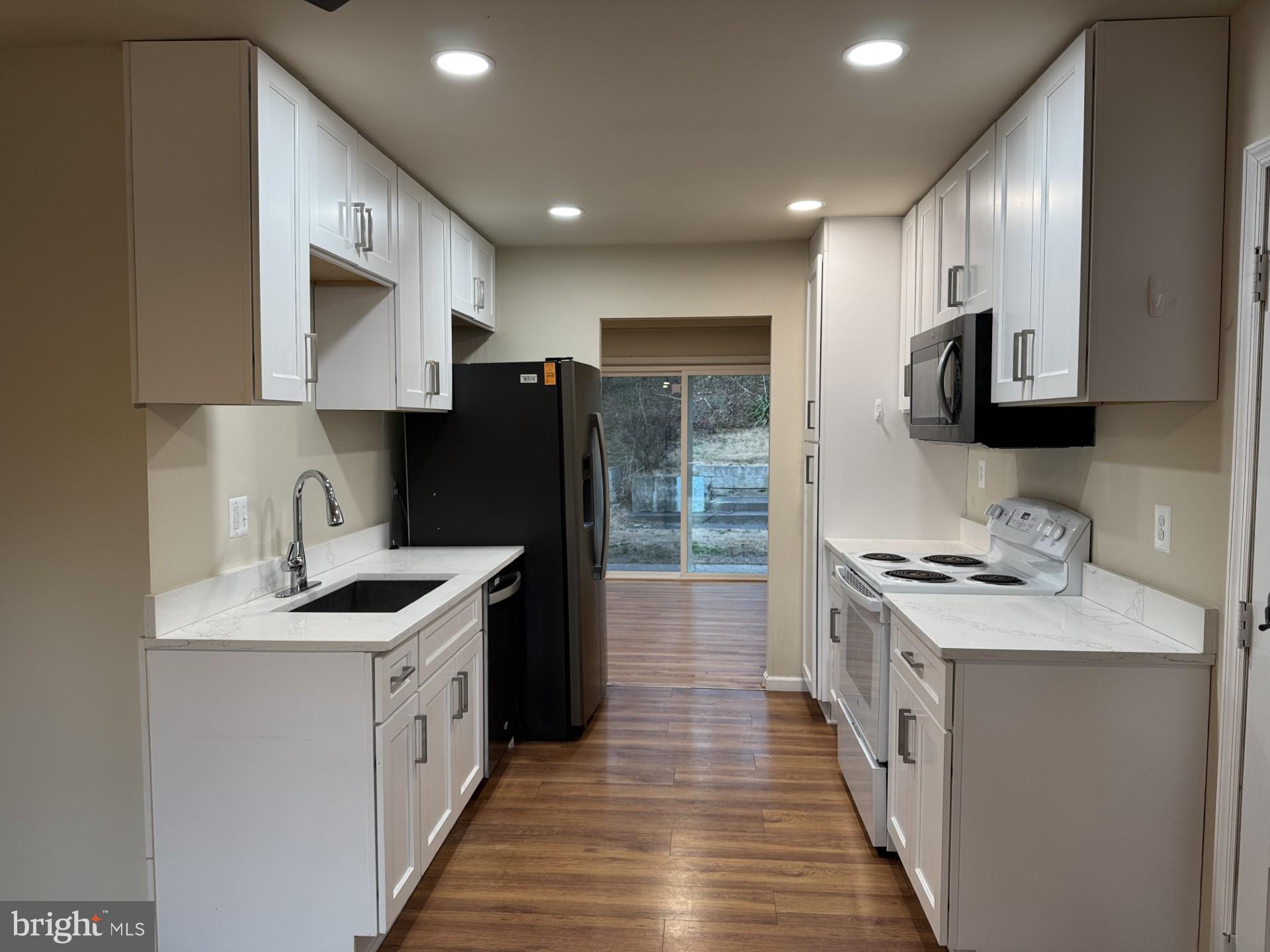 KEENE MILL STATION - Residential Lease