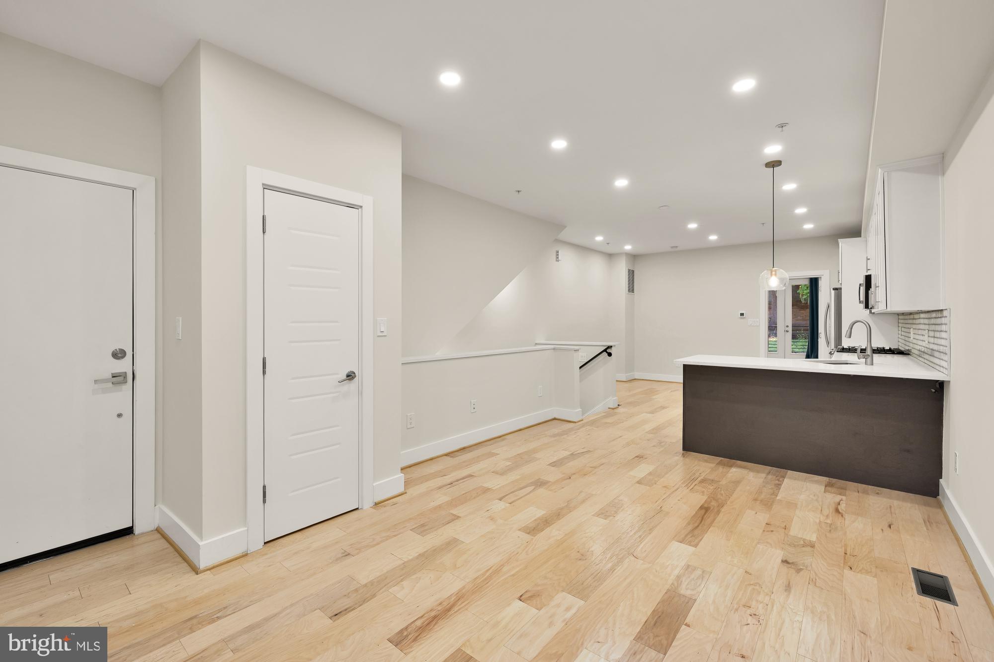 614 I STREET NE 2