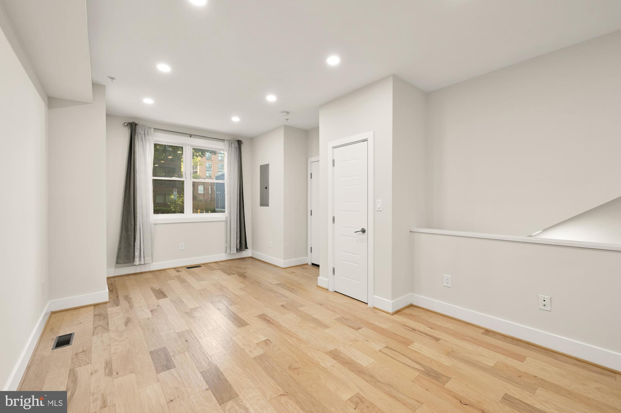 614 I STREET NE 2