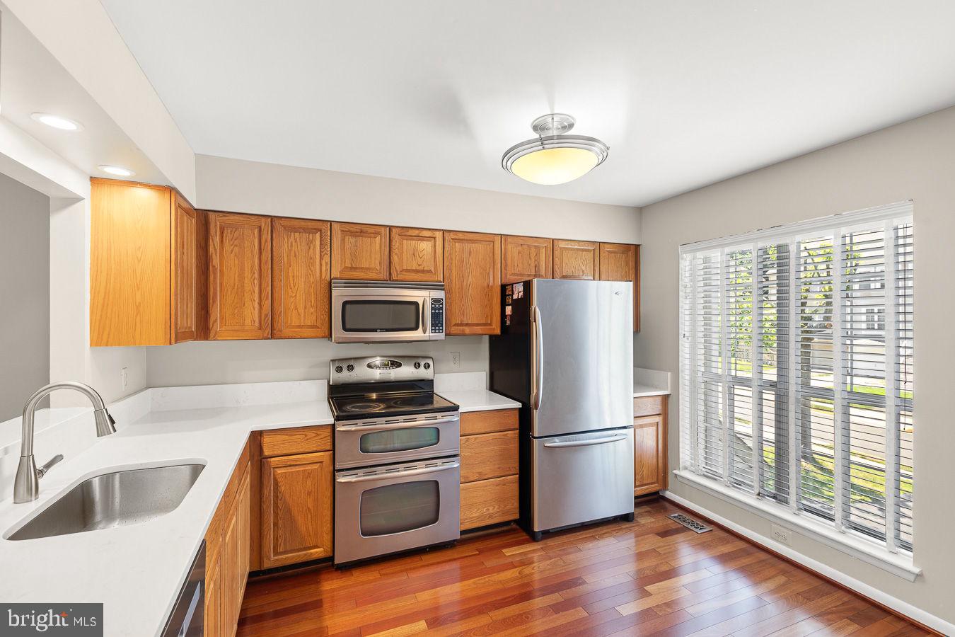 SOUTHERN OAKS - Residential