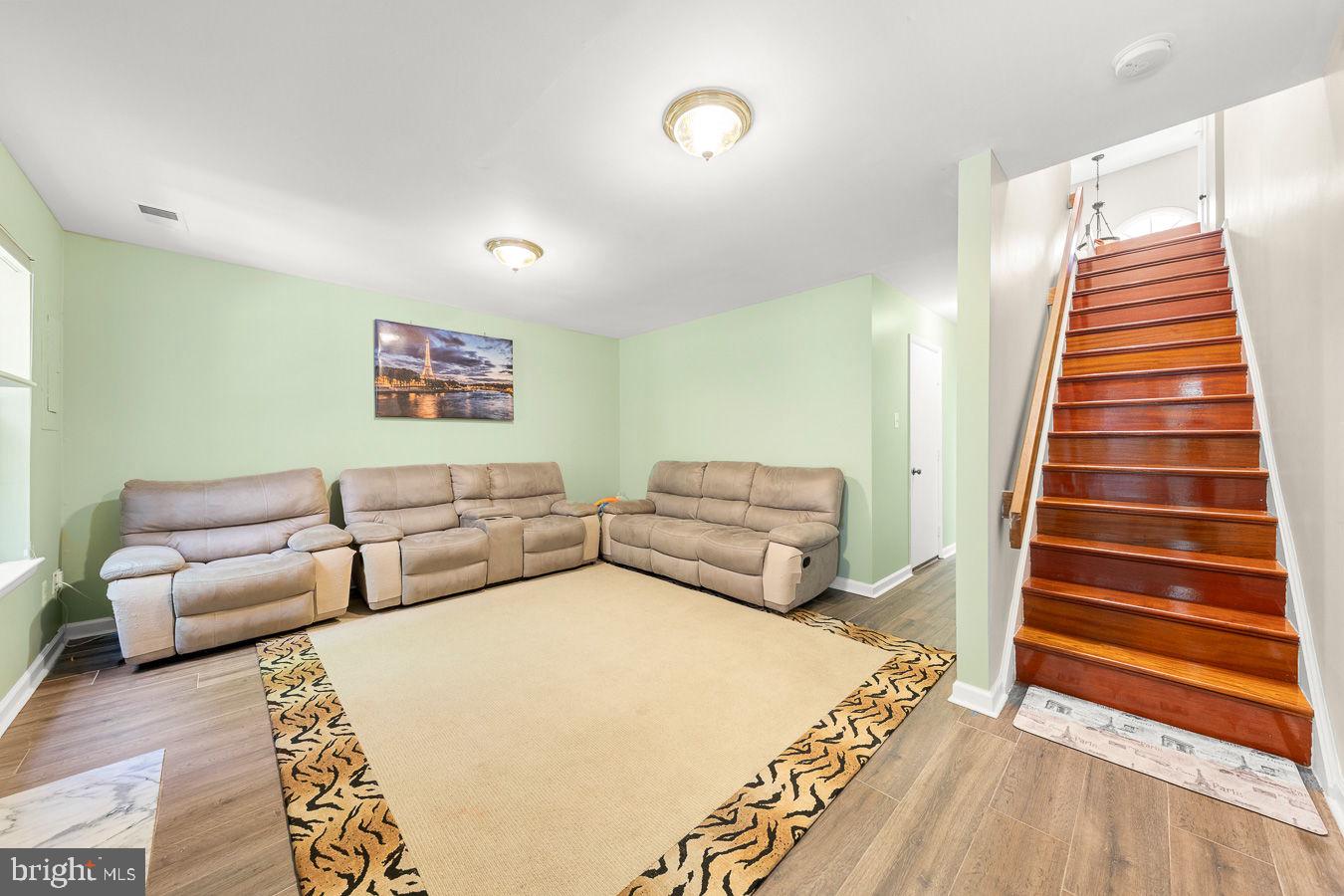 SOUTHERN OAKS - Residential