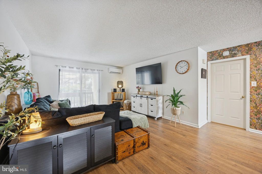 Photo of 440 S State Street #D7, NEWTOWN, PA 18940 (MLS # PABU2114218)