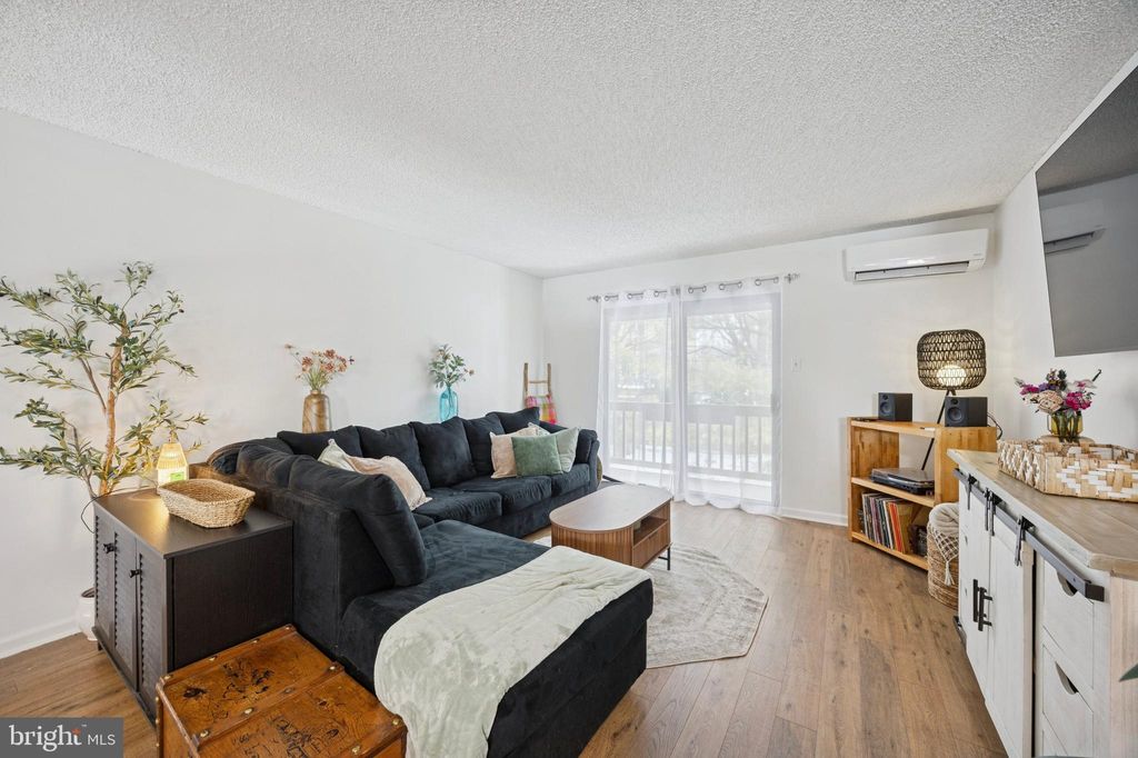 Photo of 440 S State Street #D7, NEWTOWN, PA 18940 (MLS # PABU2114218)