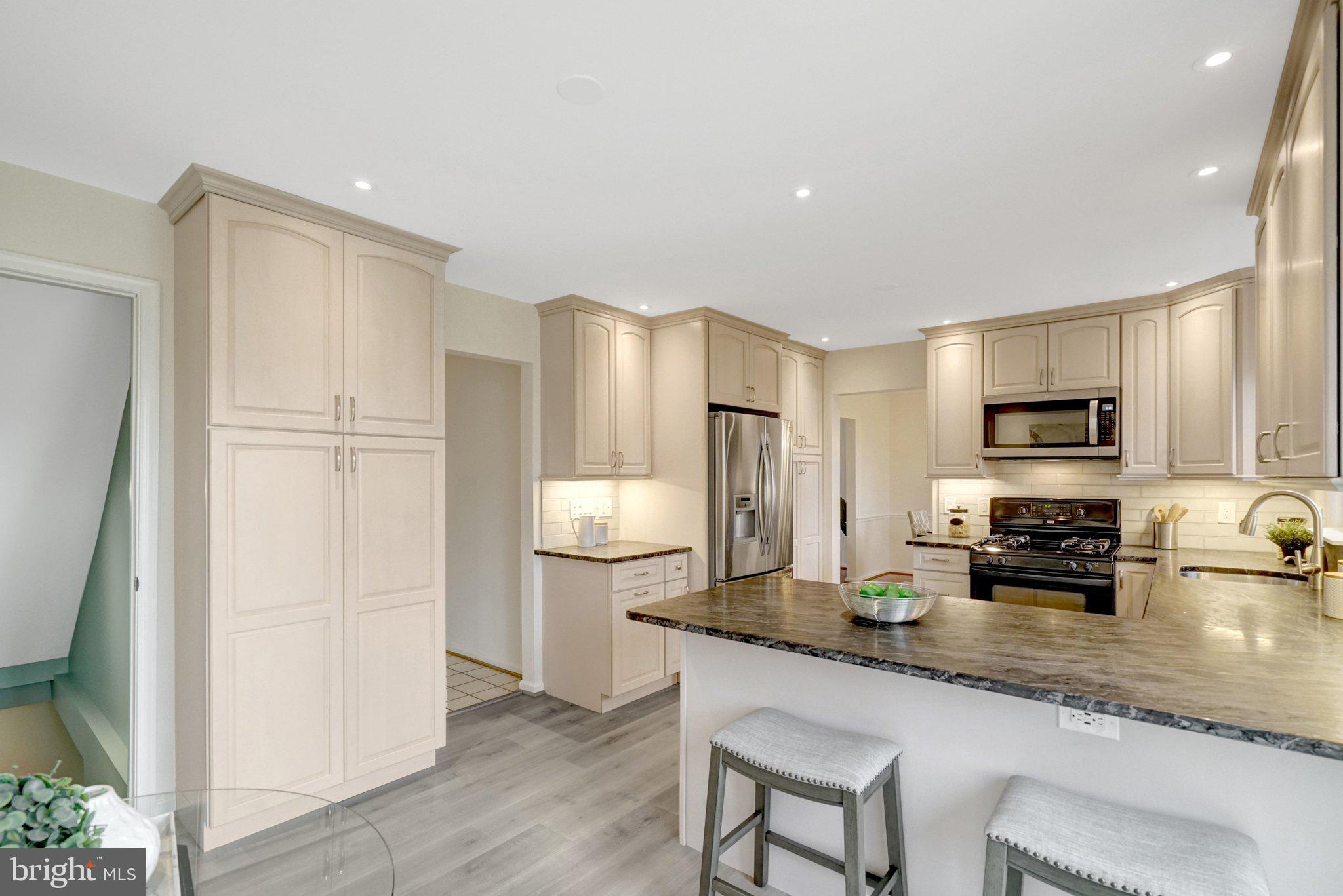 HAYFIELD FARM - Residential