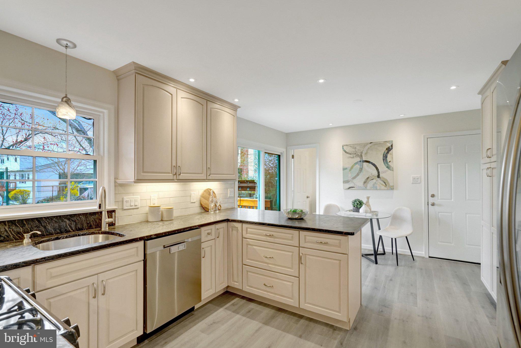 HAYFIELD FARM - Residential