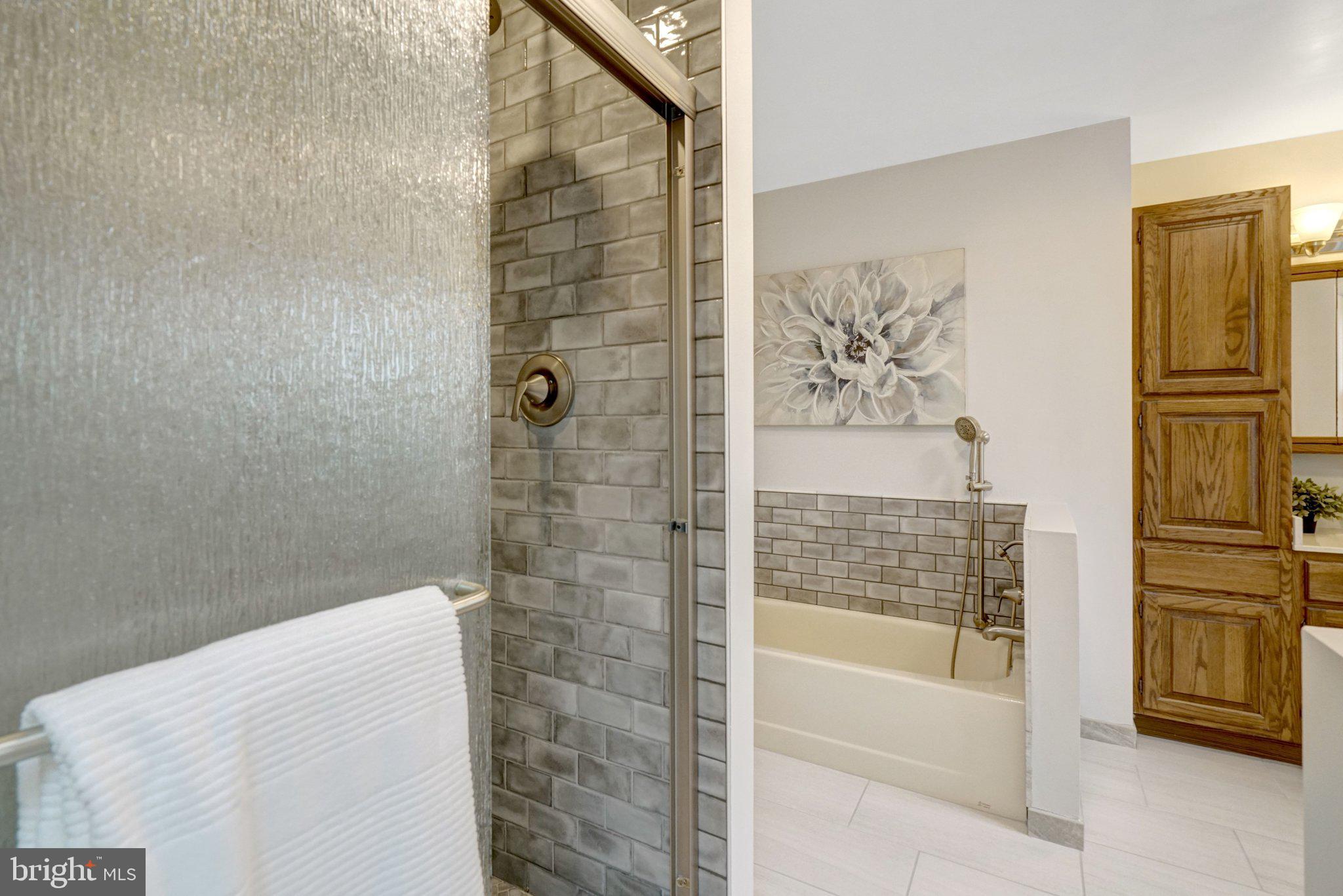 HAYFIELD FARM - Residential