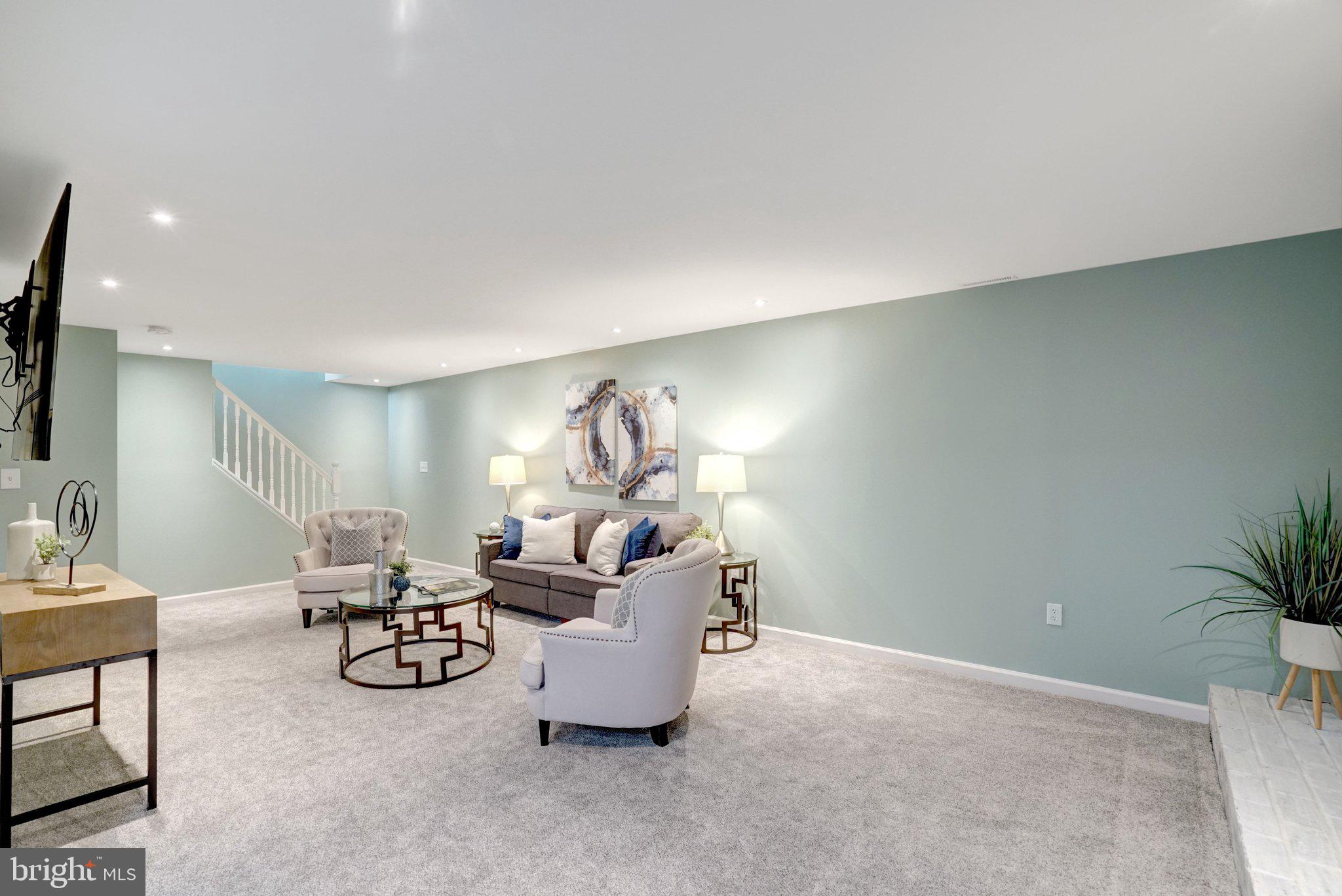 HAYFIELD FARM - Residential