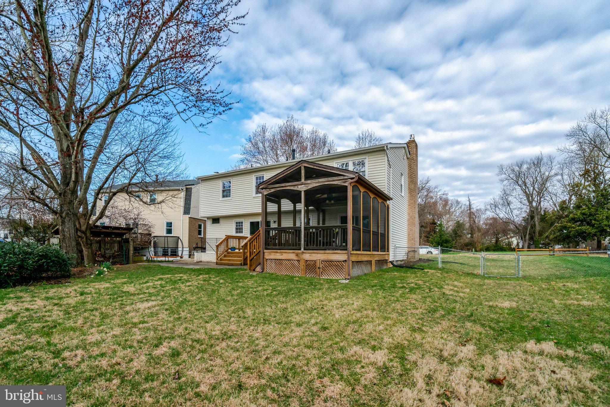 HAYFIELD FARM - Residential