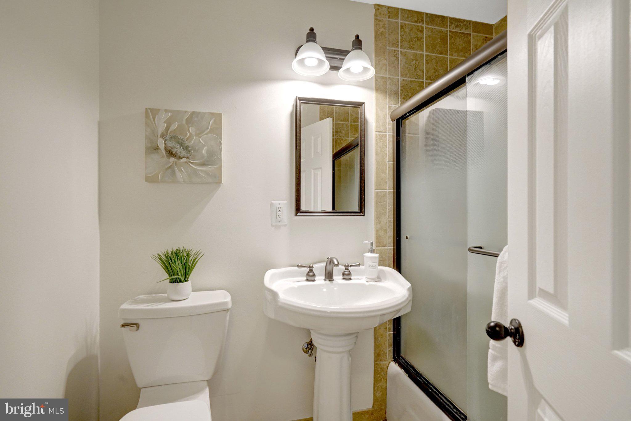 HAYFIELD FARM - Residential