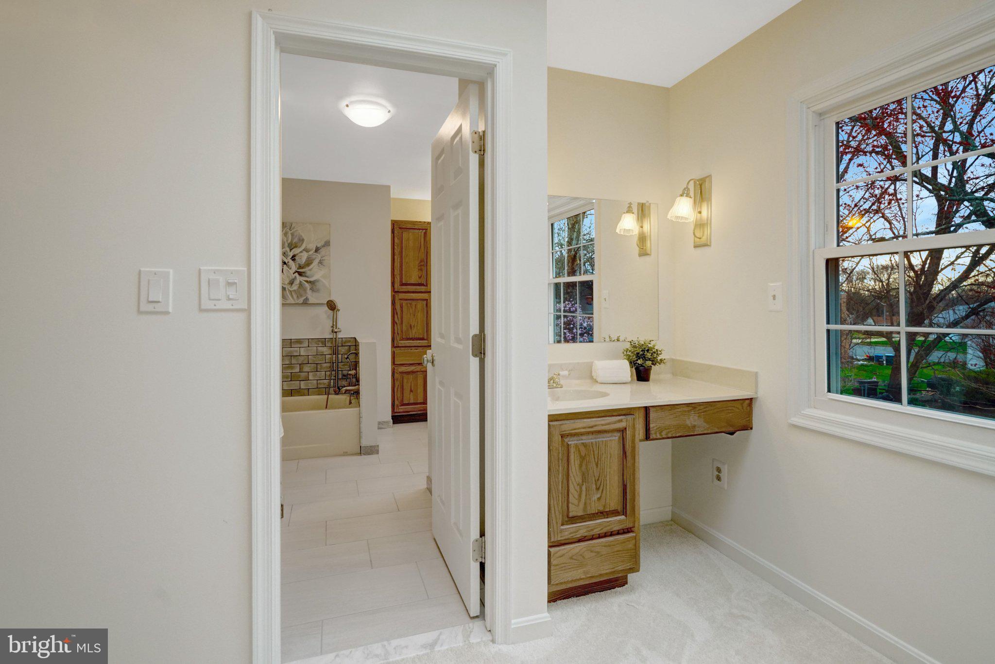 HAYFIELD FARM - Residential