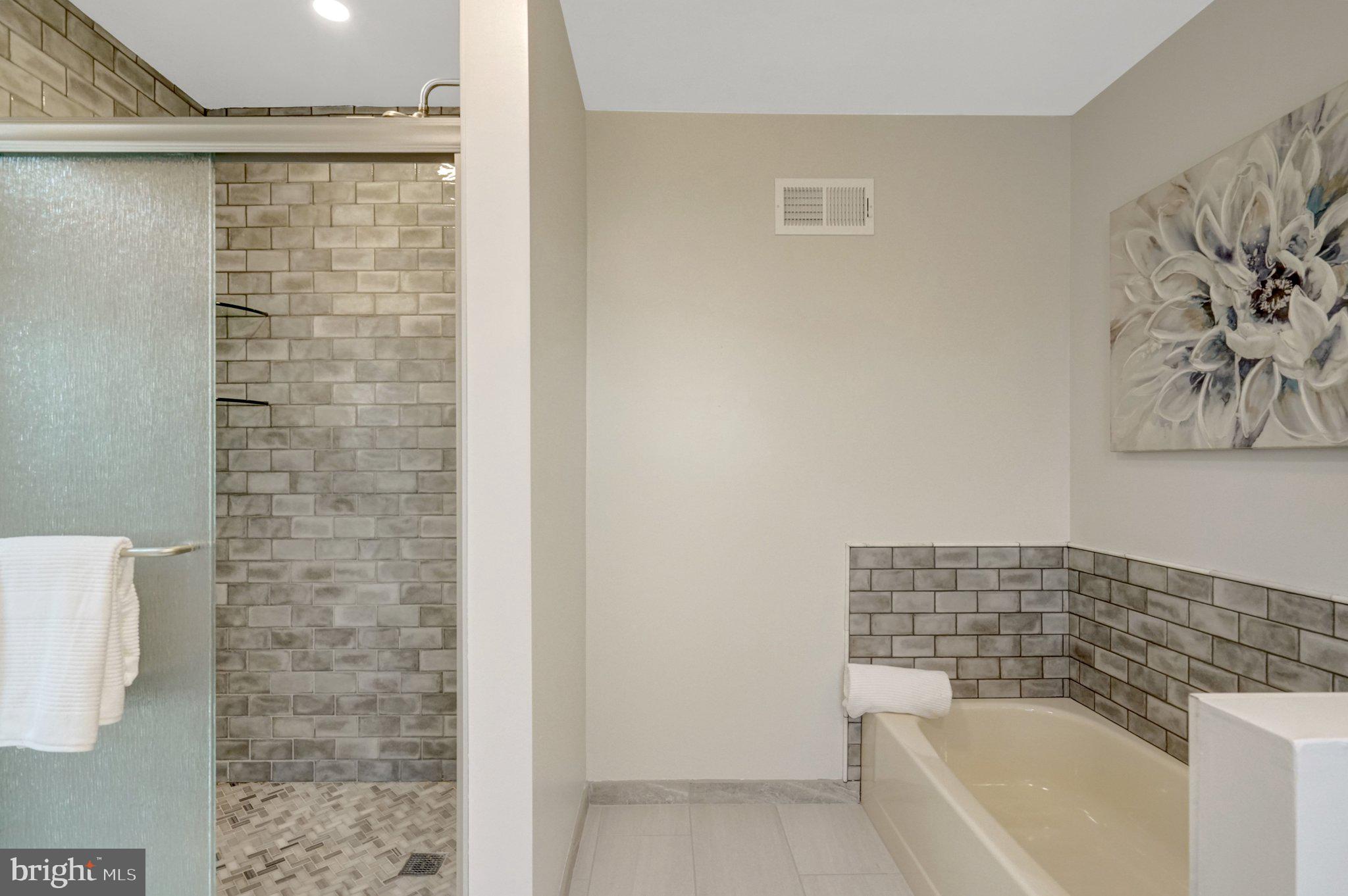 HAYFIELD FARM - Residential