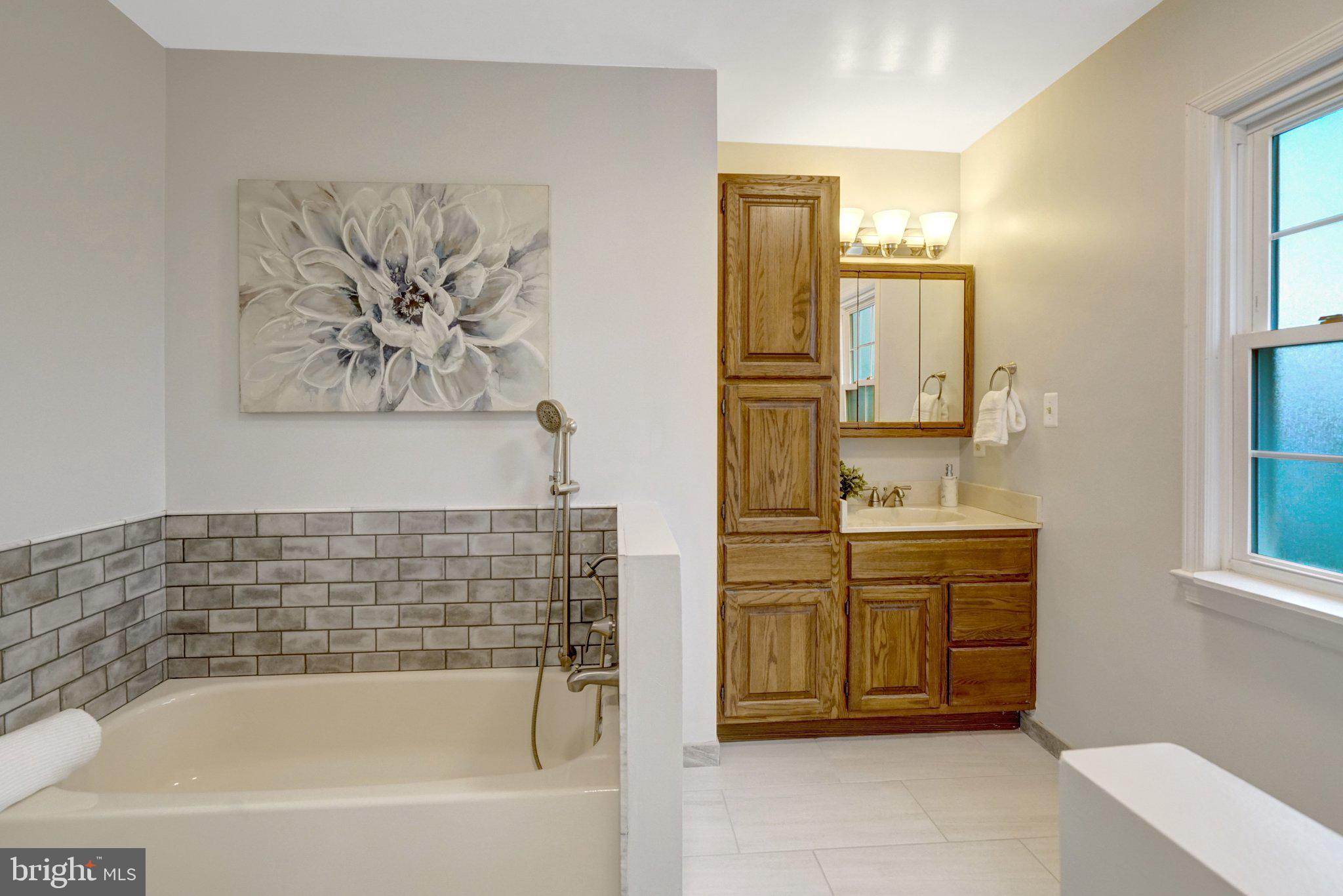 HAYFIELD FARM - Residential