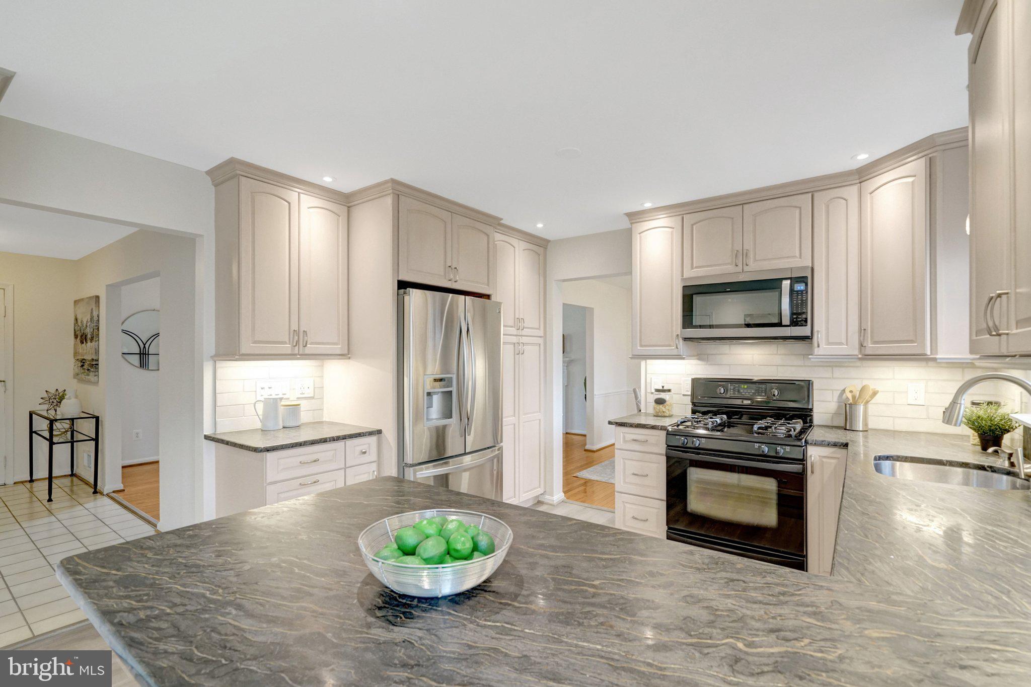 HAYFIELD FARM - Residential