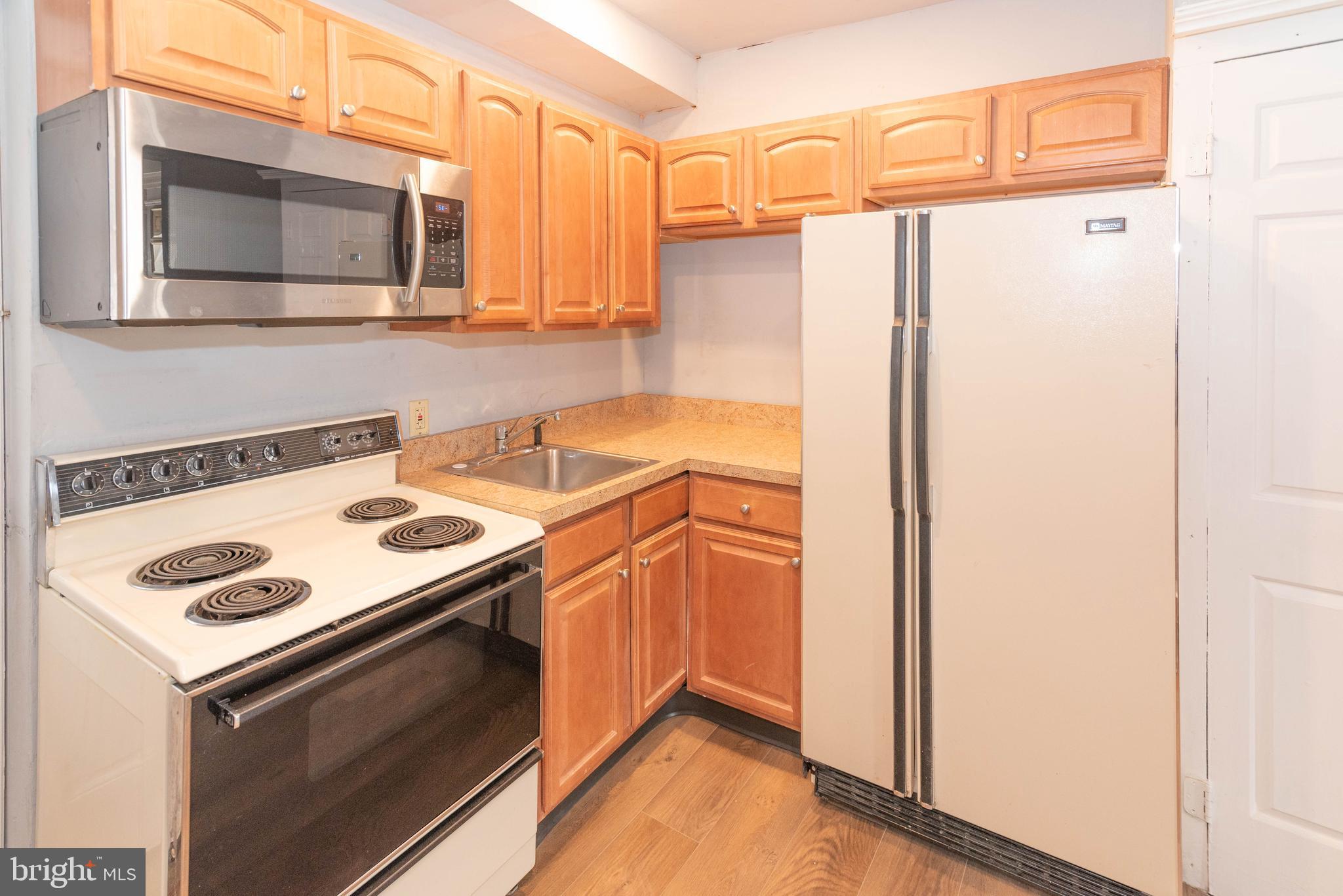 HOLLINS MARKET - Residential