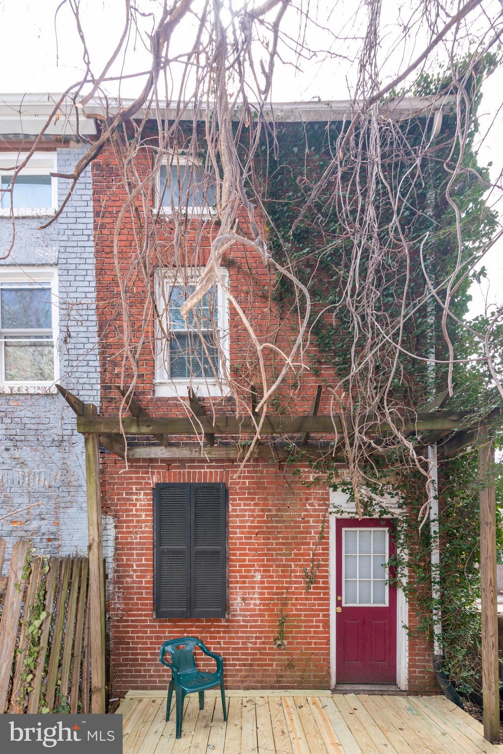 HOLLINS MARKET - Residential