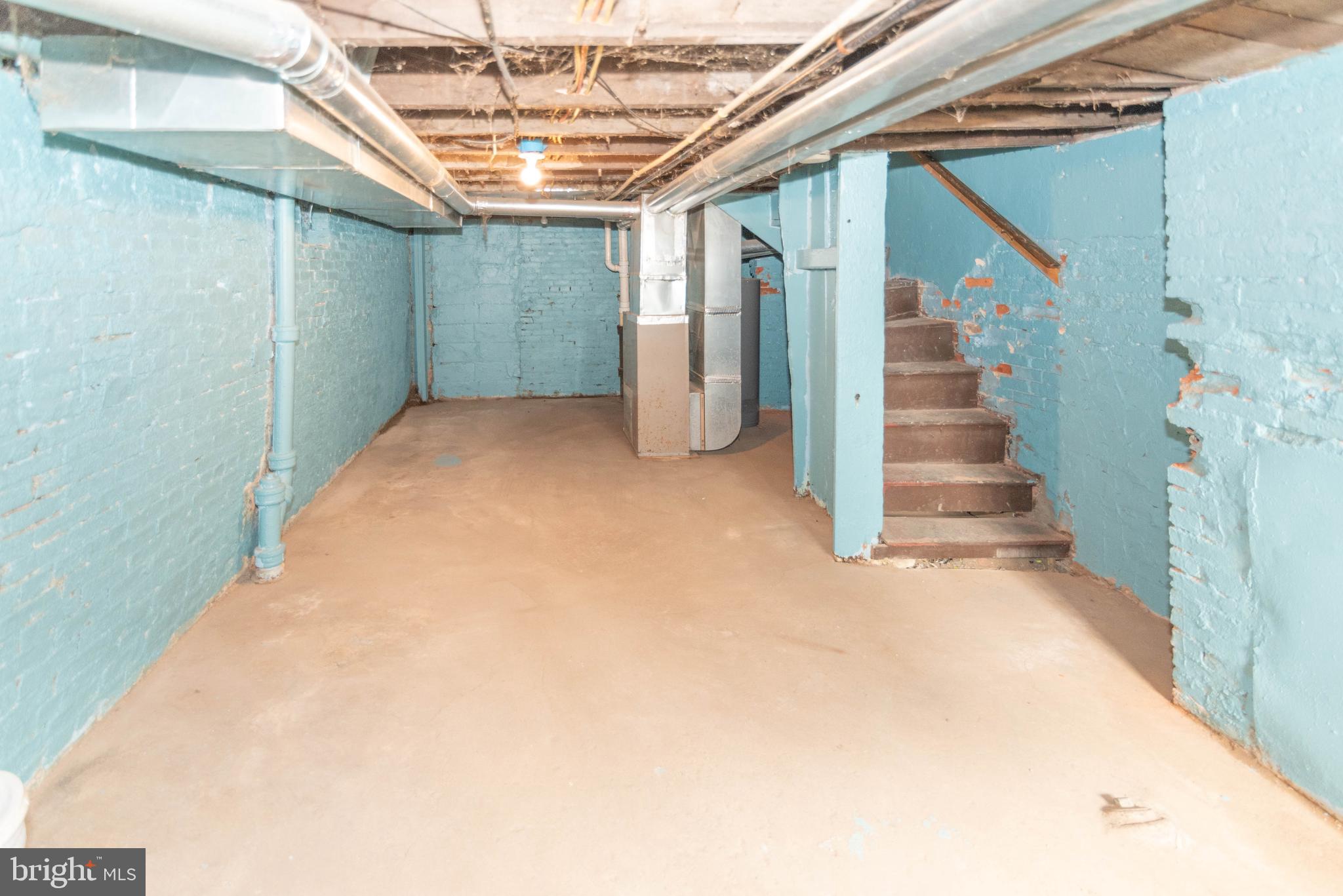 HOLLINS MARKET - Residential