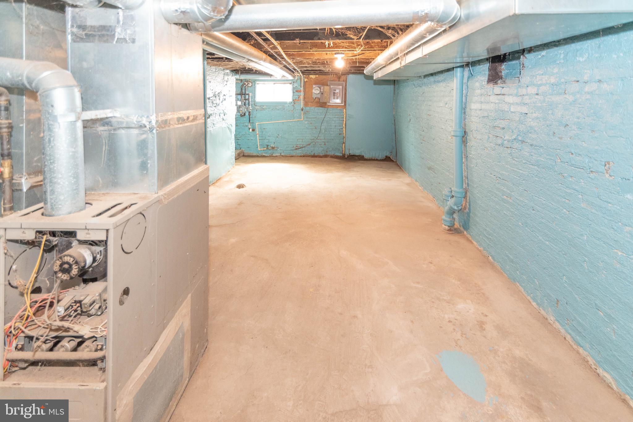 HOLLINS MARKET - Residential