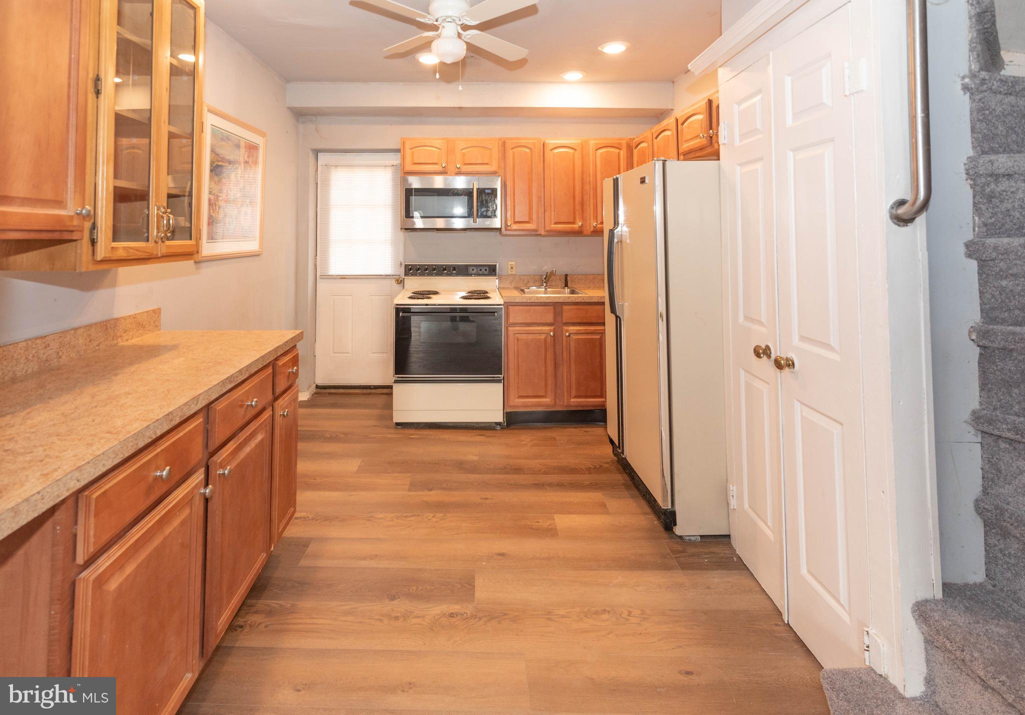 HOLLINS MARKET - Residential