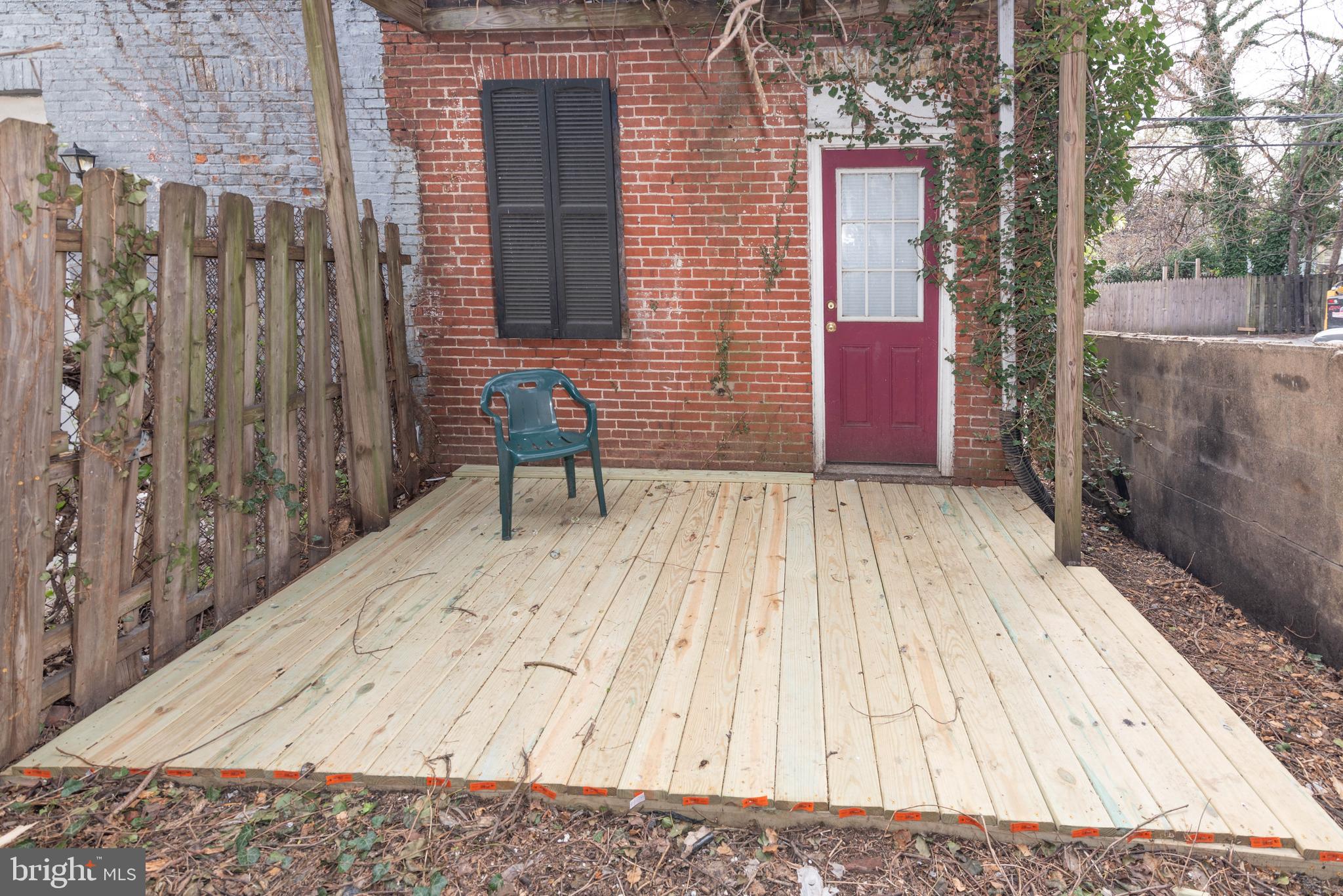 HOLLINS MARKET - Residential