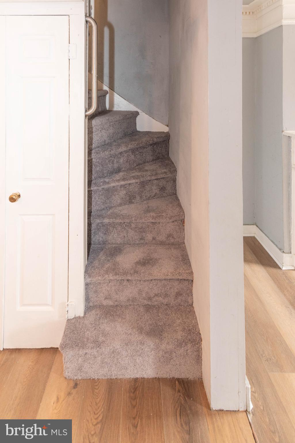 HOLLINS MARKET - Residential