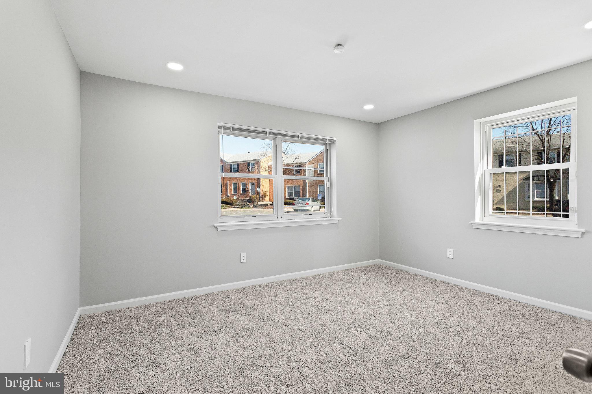 OLD TOWNE VILLAGE CONDOMINIUMS - Residential