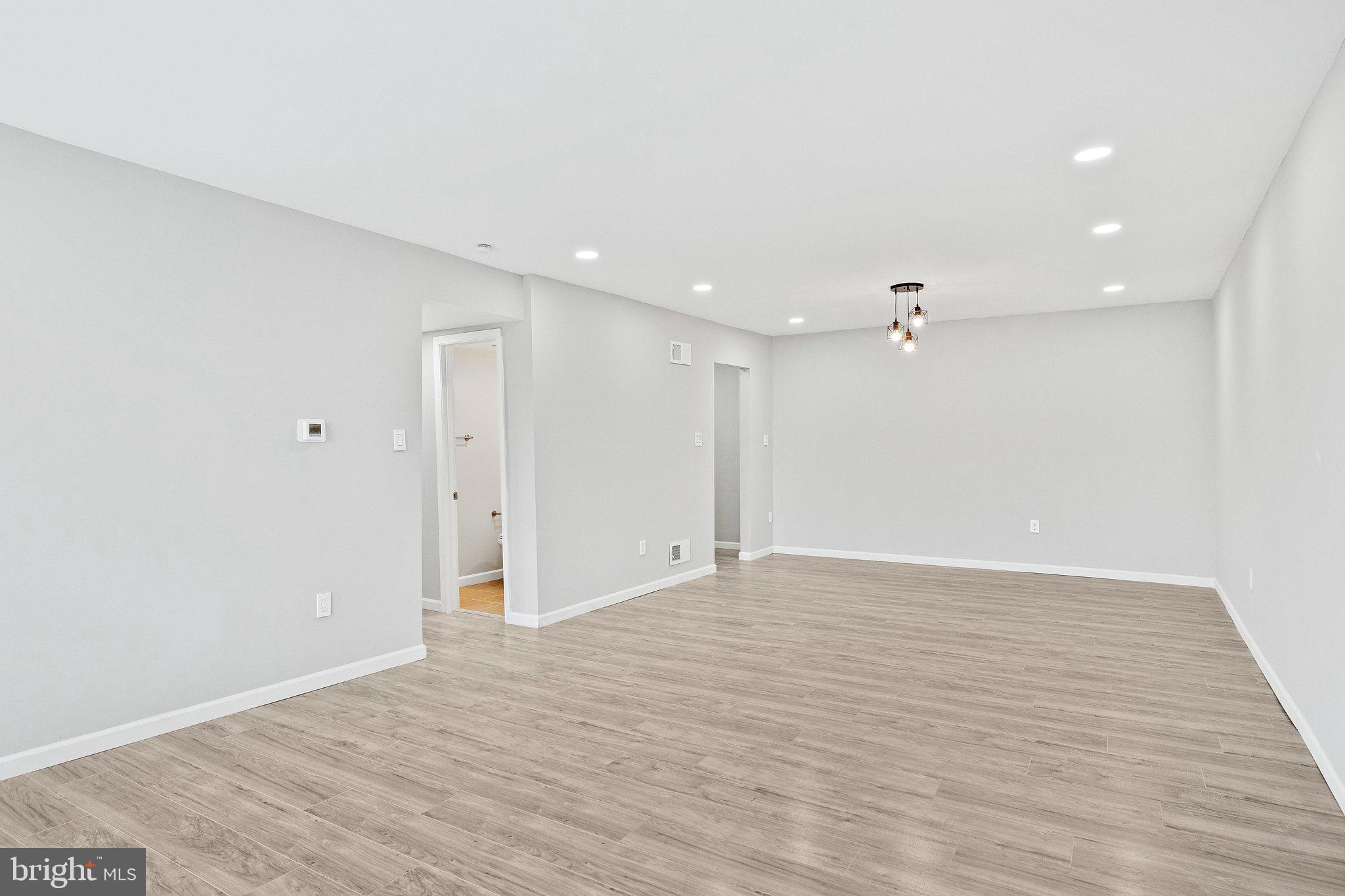 OLD TOWNE VILLAGE CONDOMINIUMS - Residential