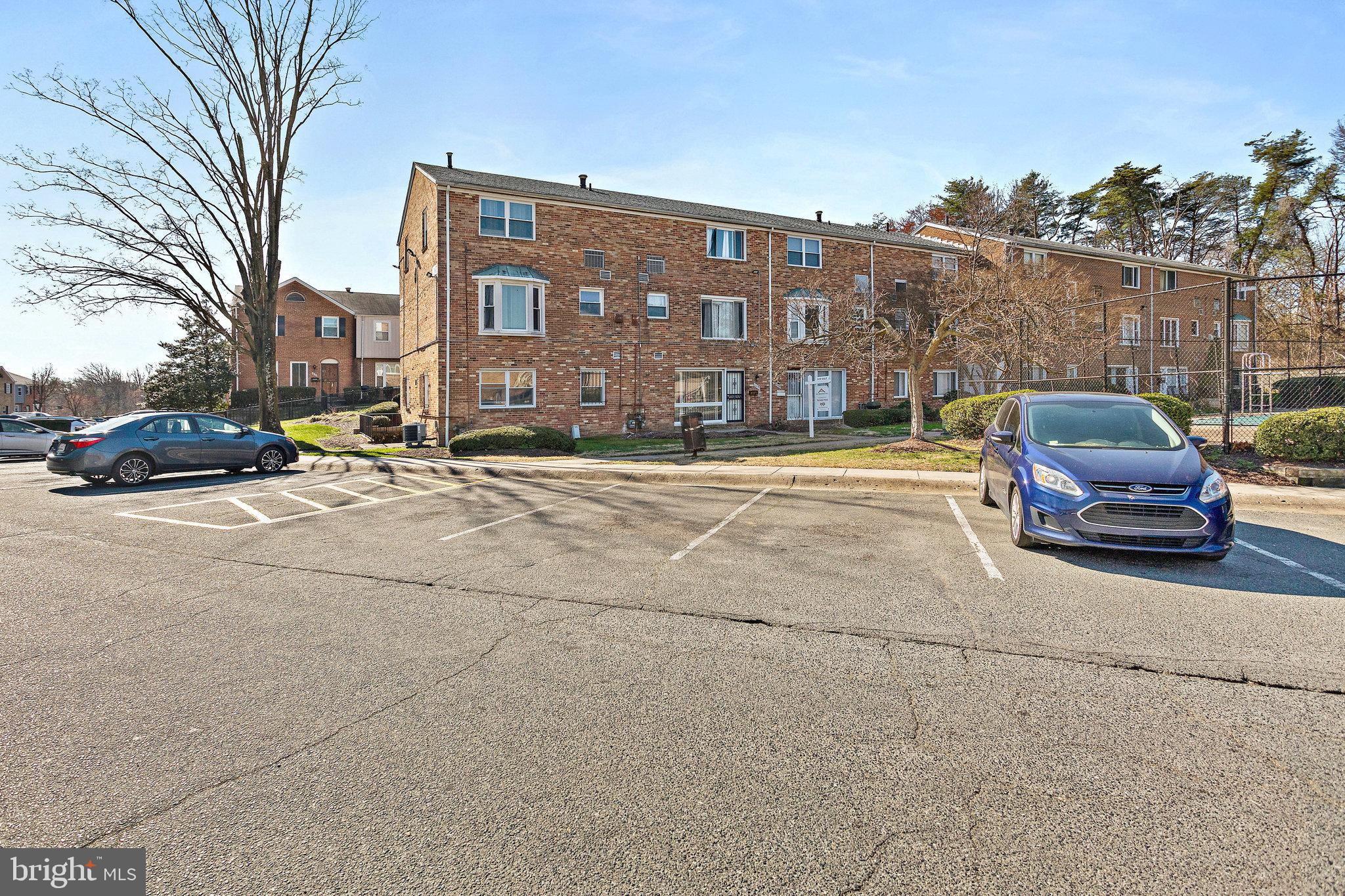 OLD TOWNE VILLAGE CONDOMINIUMS - Residential