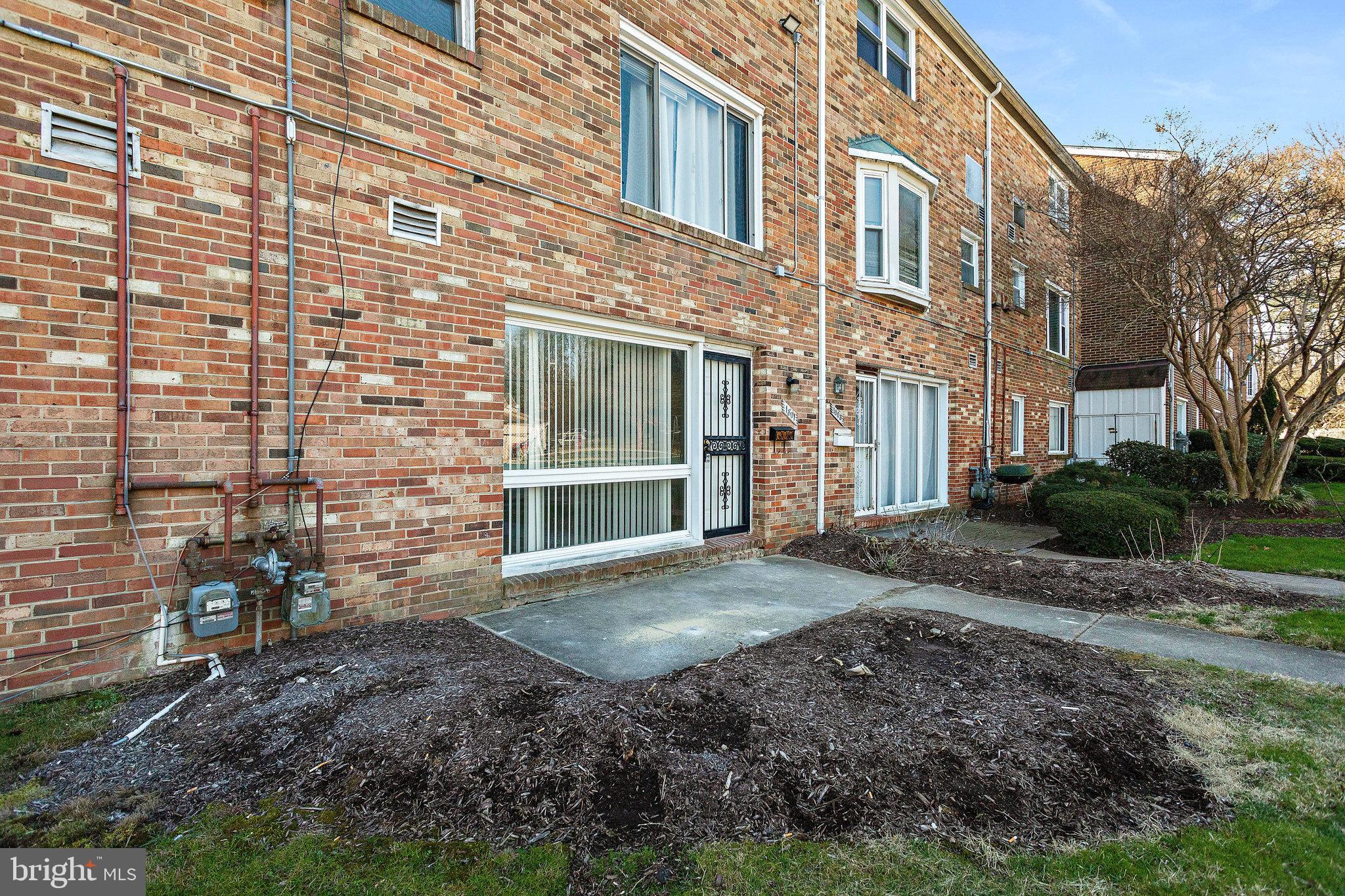 OLD TOWNE VILLAGE CONDOMINIUMS - Residential