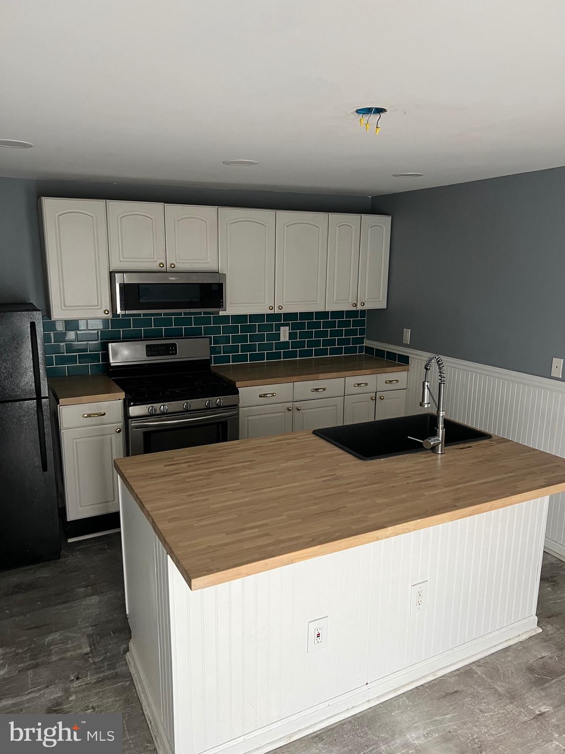 HAMPDEN HISTORIC DISTRICT - Residential