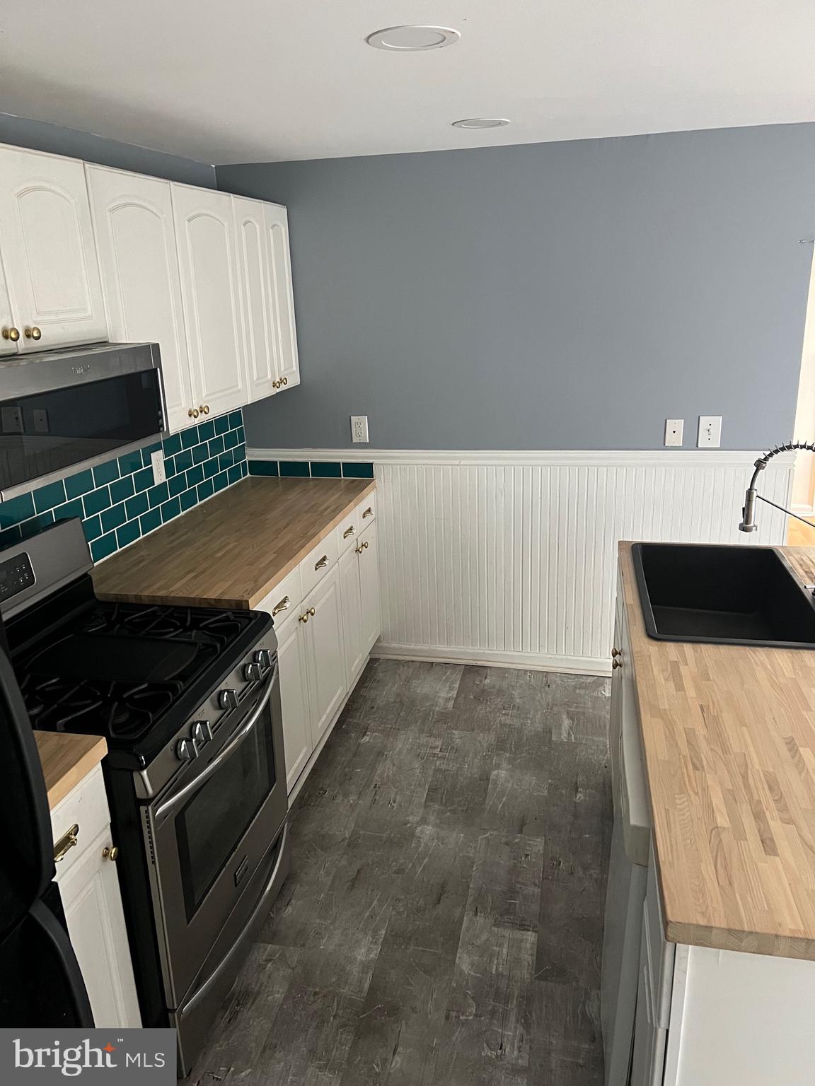 HAMPDEN HISTORIC DISTRICT - Residential