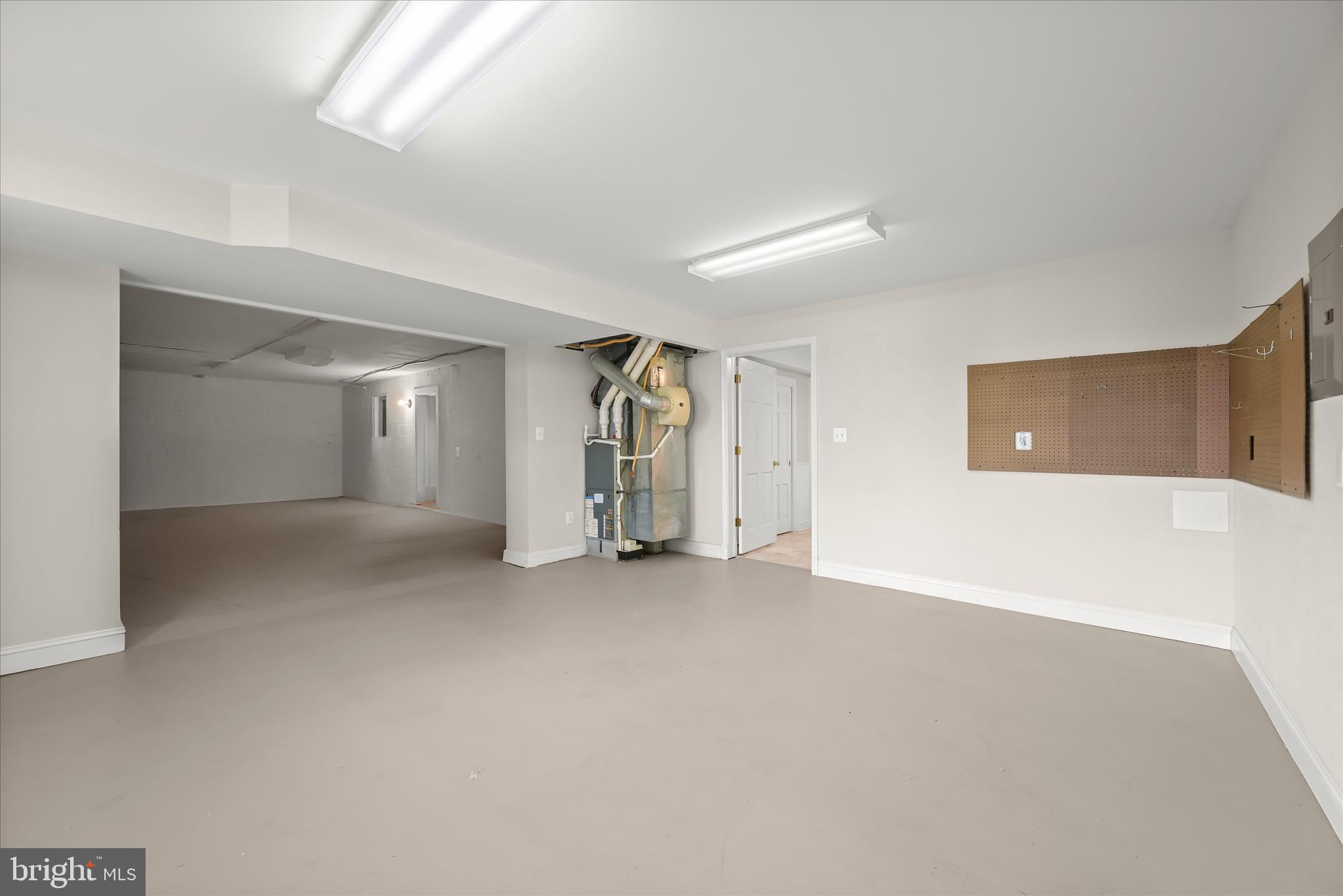 HAMPTON GARTH - Residential