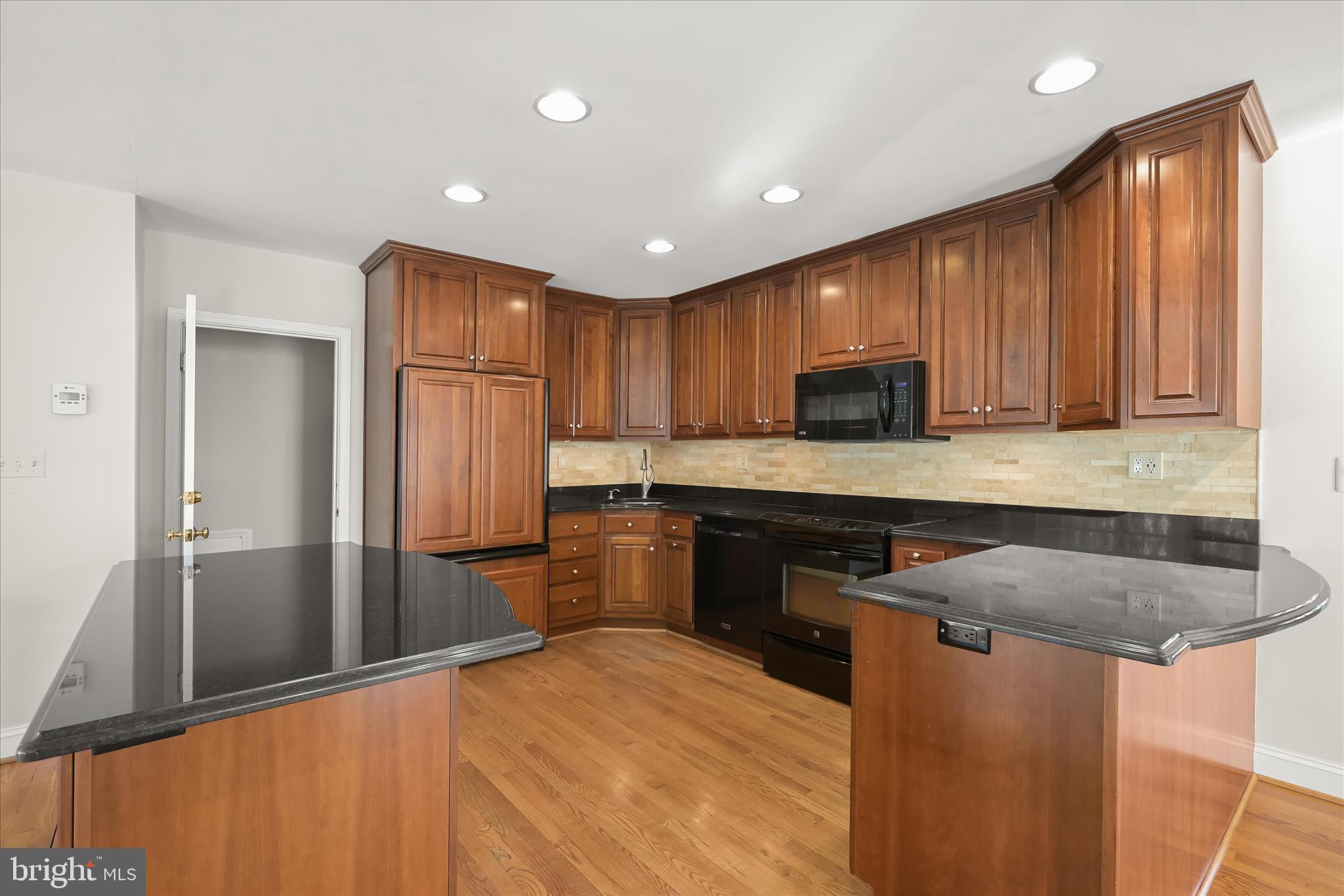 HAMPTON GARTH - Residential