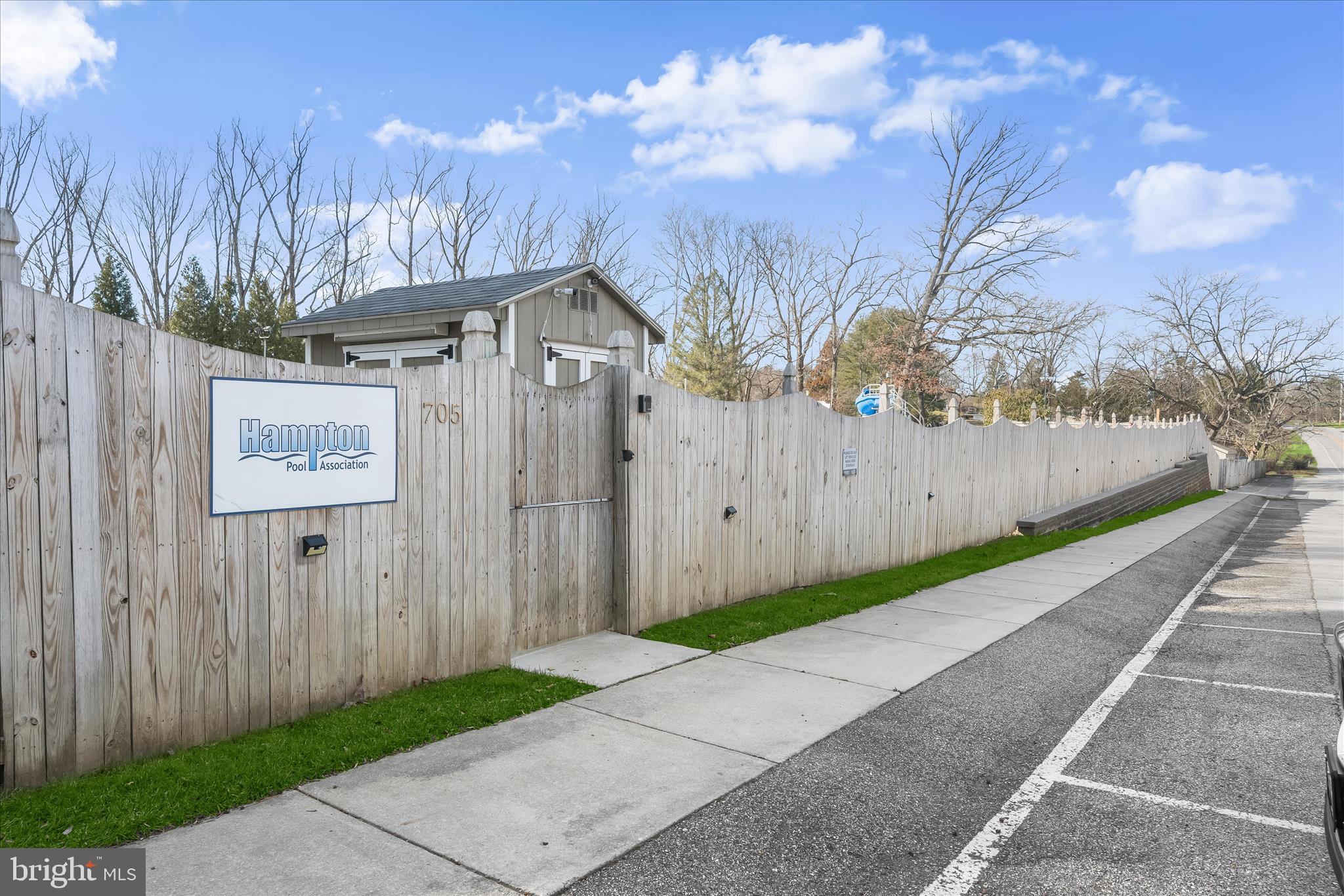 HAMPTON GARTH - Residential