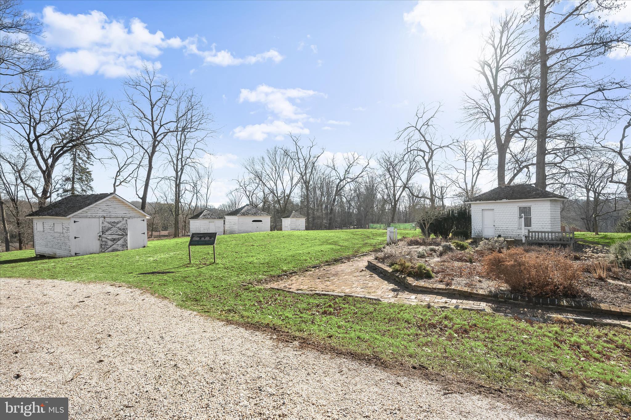 HAMPTON GARTH - Residential