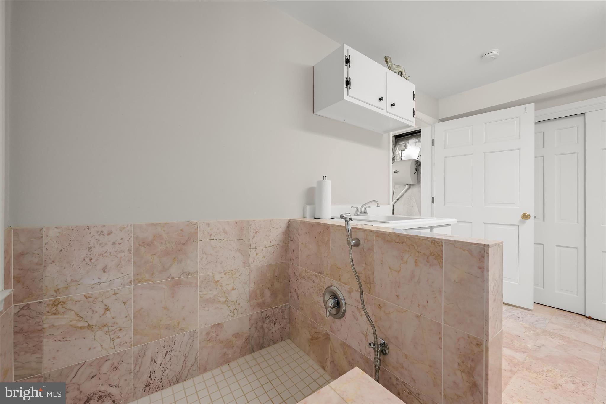 HAMPTON GARTH - Residential