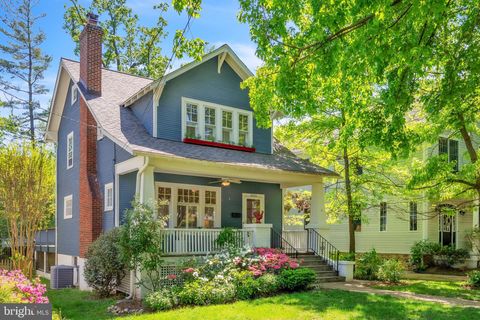 Photo of 3702 Thornapple Street, CHEVY CHASE, MD 20815 (MLS # MDMC2178116)