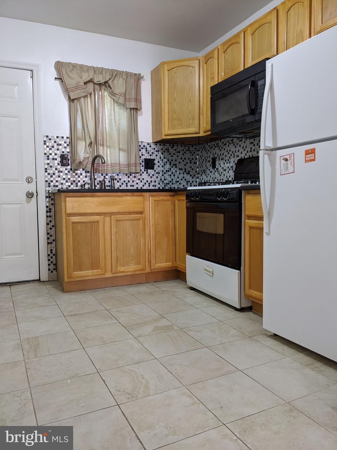 LOWER MOYAMENSING - Residential Lease