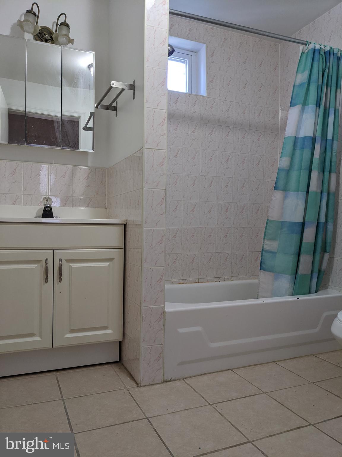 LOWER MOYAMENSING - Residential Lease