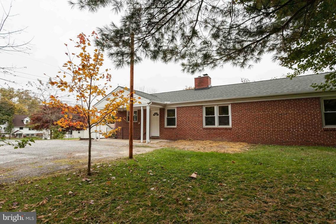 PIKESVILLE FARMS - Residential Lease