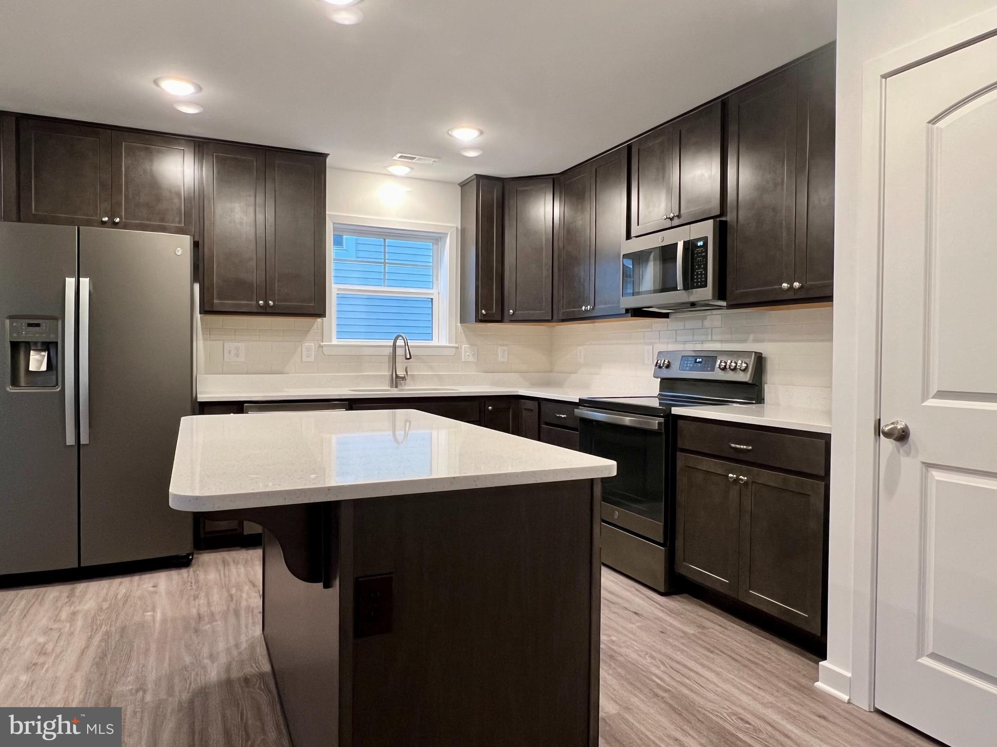 CARDINAL POINTE - Residential