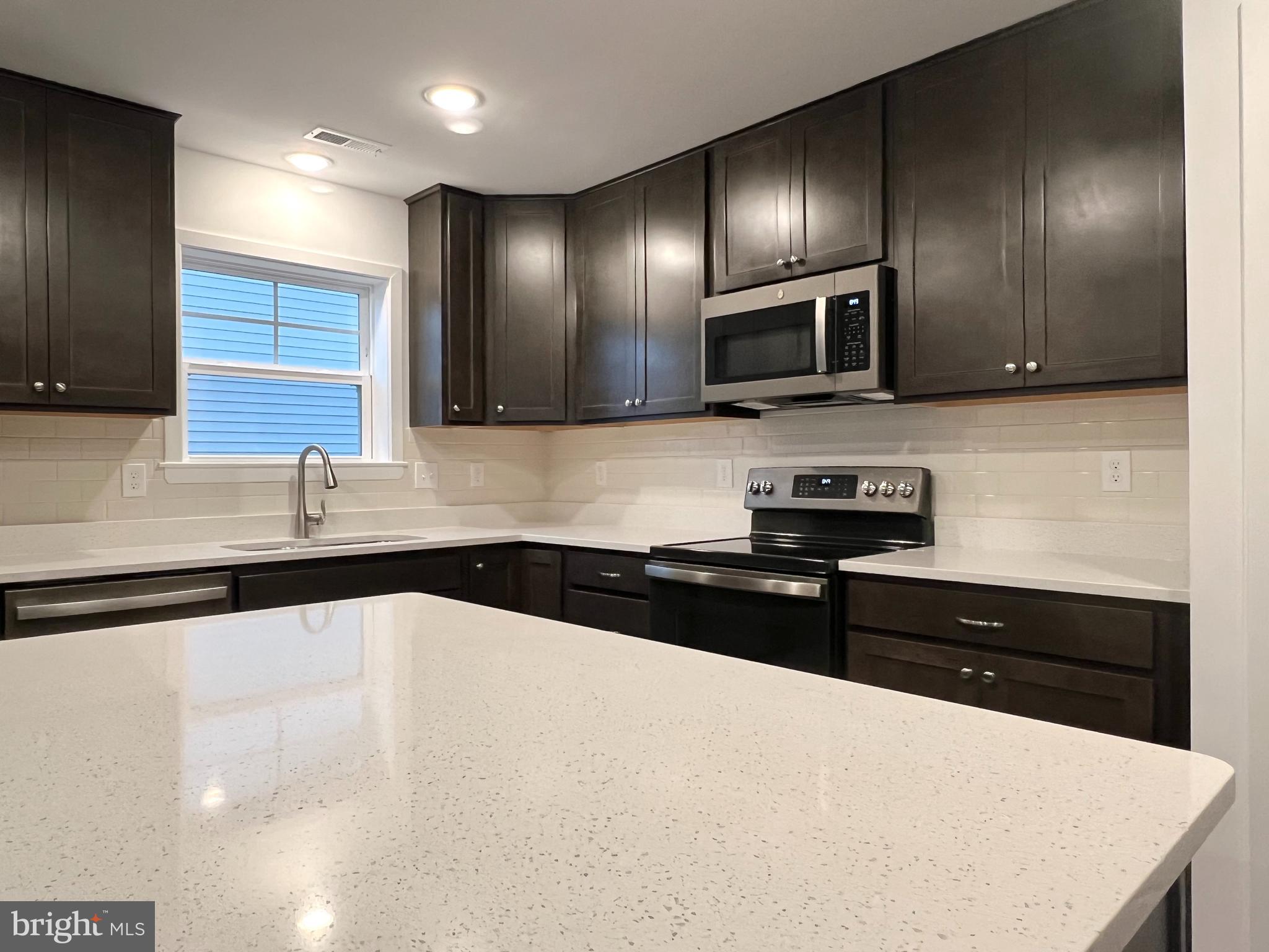 CARDINAL POINTE - Residential