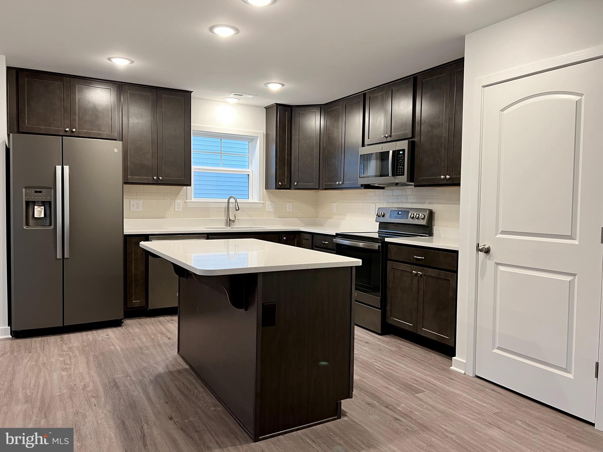 CARDINAL POINTE - Residential